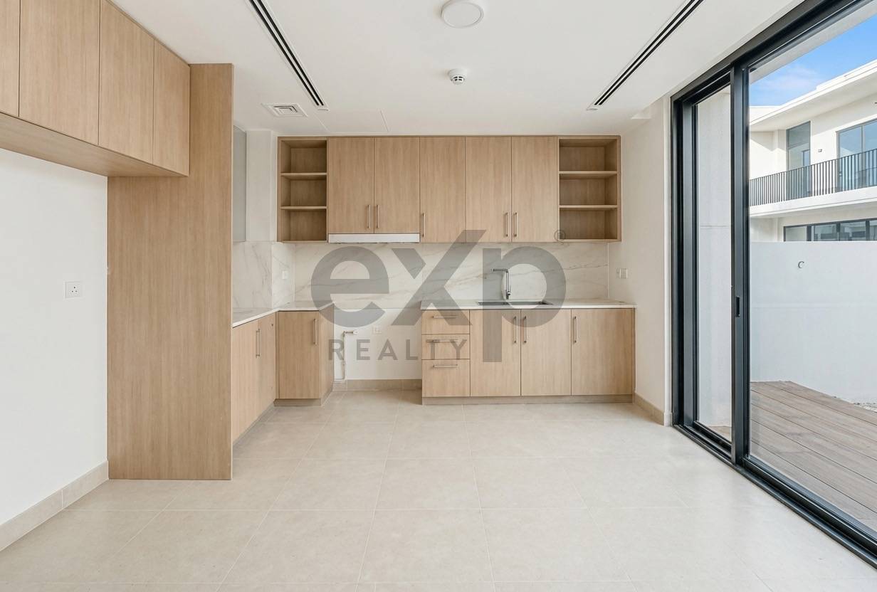 Villa for sale in Dubai, The Valley, Dubai, 2619 ft²