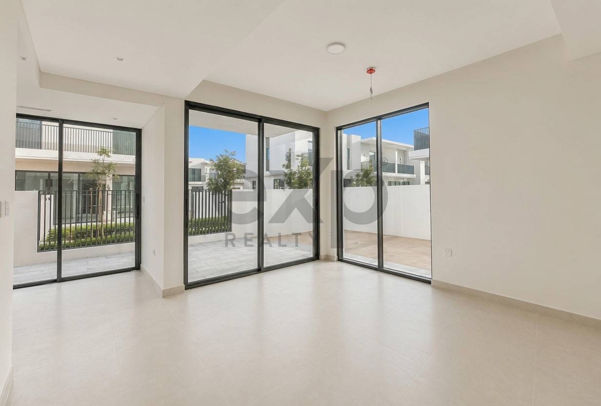 Villa for sale in Dubai, The Valley, Dubai, 2619 ft²