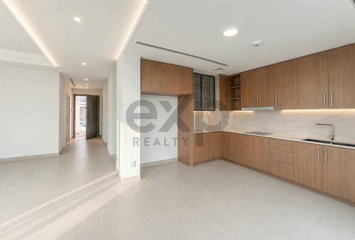 Villa for sale in Dubai, The Valley, Dubai, 2619 ft²