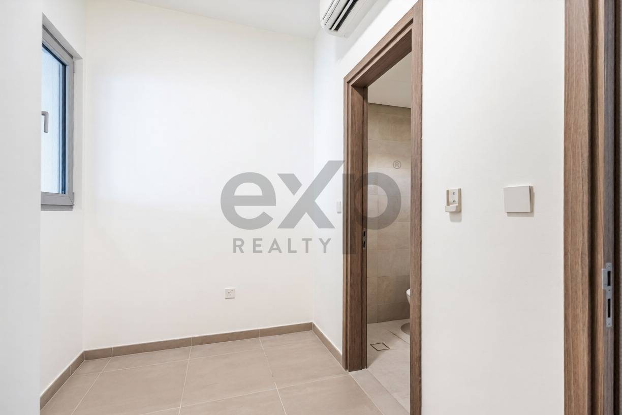 Townhouse for sale in Dubai, Tilal Al Ghaf, Dubai, 2142 ft²