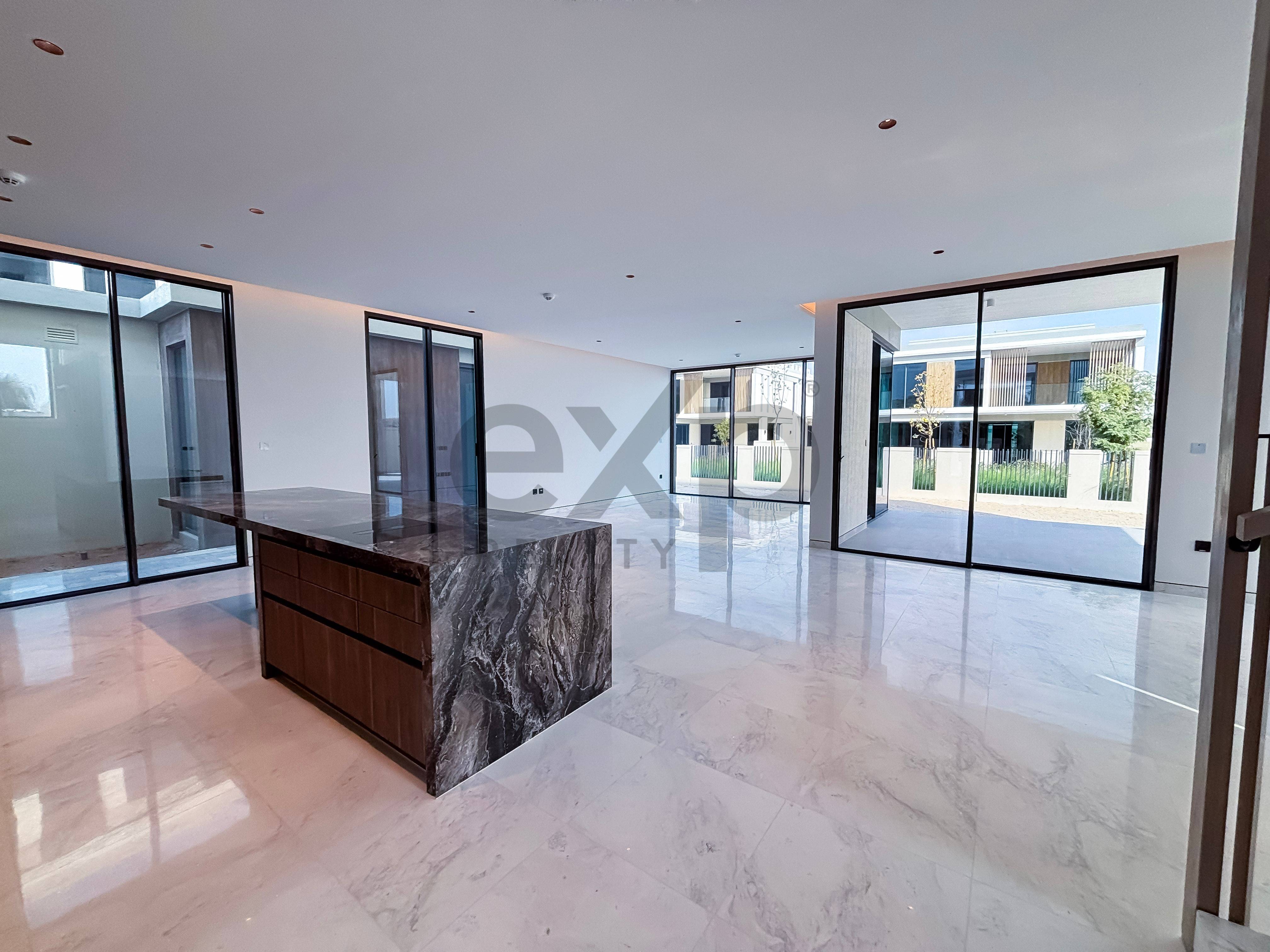 Villa for rent in Dubai, Tilal Al Ghaf, Dubai, 6216 ft²