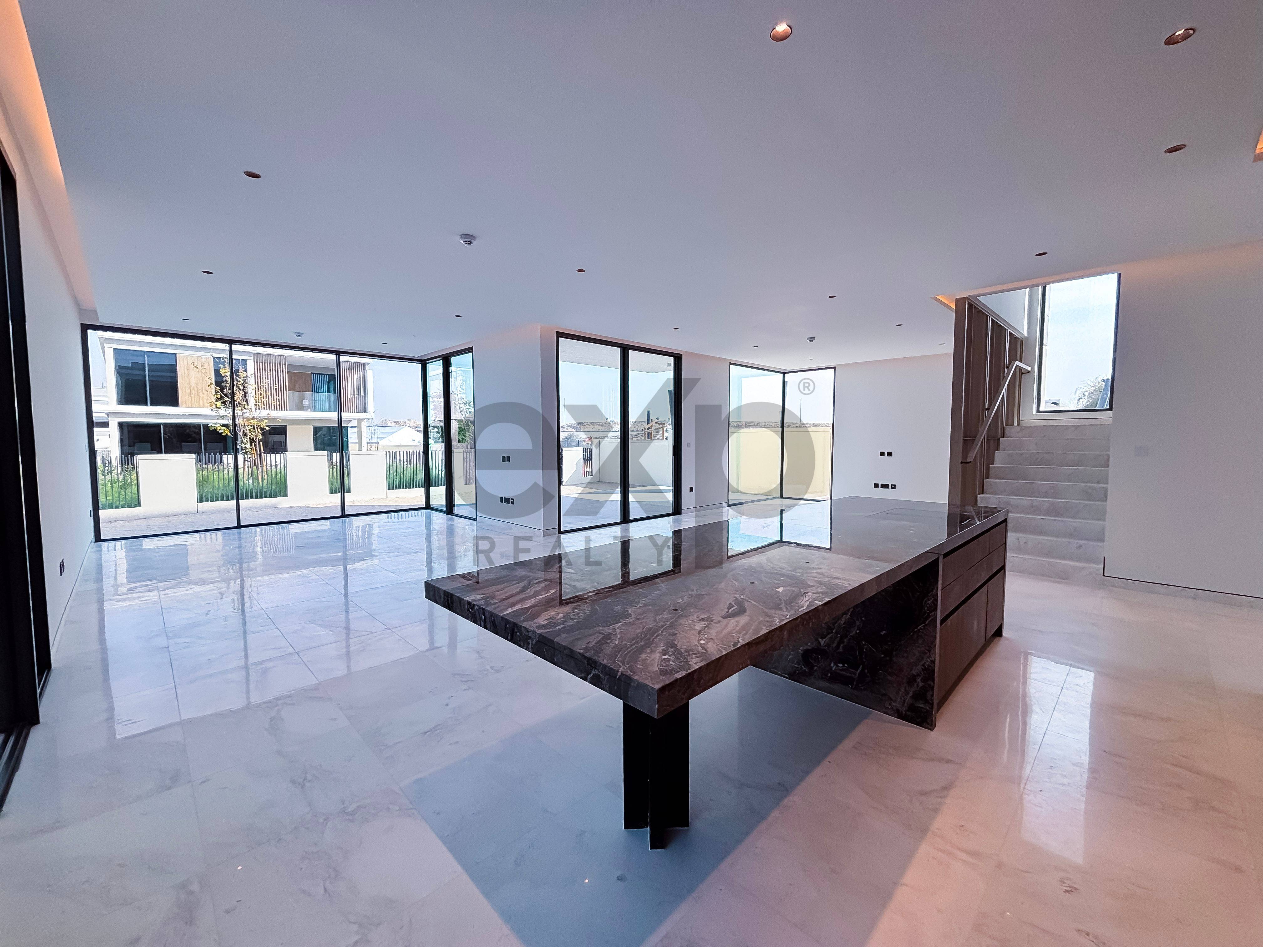 Villa for rent in Dubai, Tilal Al Ghaf, Dubai, 6216 ft²