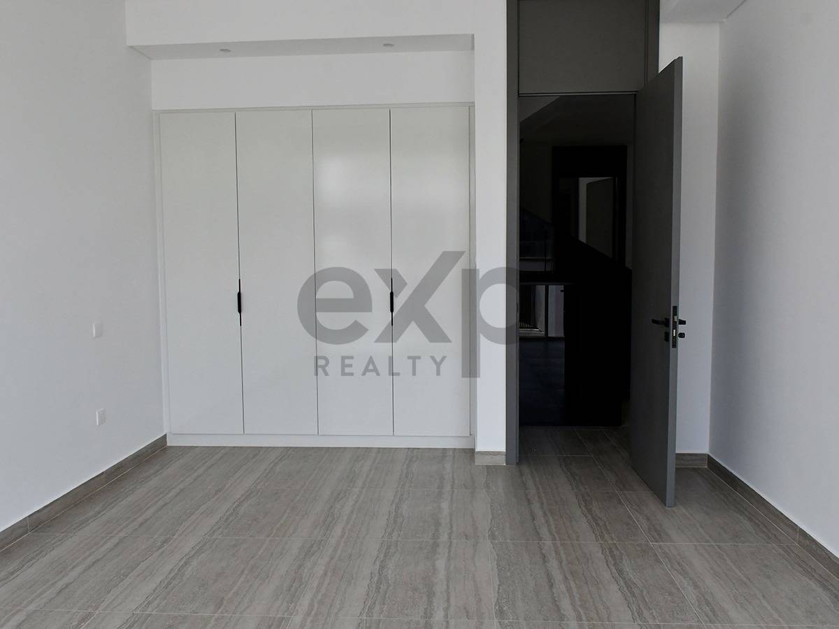 Villa for rent in Dubai, Al Barari, Dubai, 1935 ft²