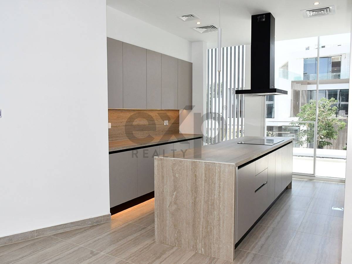 Villa for rent in Dubai, Al Barari, Dubai, 1935 ft²