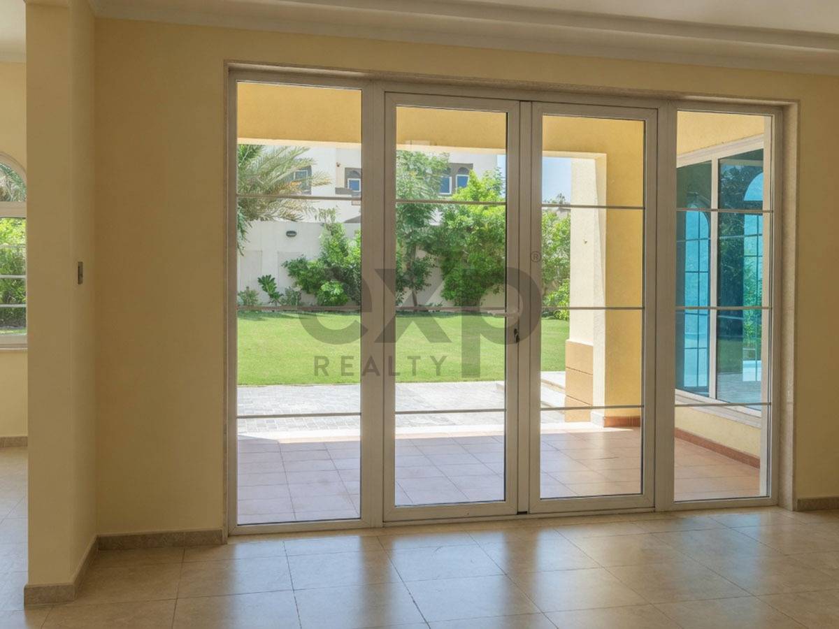Villa for rent in Dubai, Jumeirah Park, Dubai, 7269 ft²