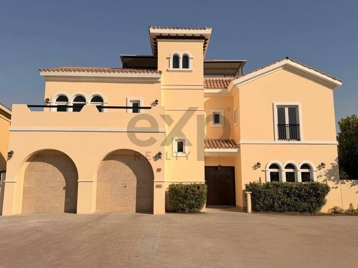 Price Reduced| Exclusive|6 BR |XL Plot Pool 
