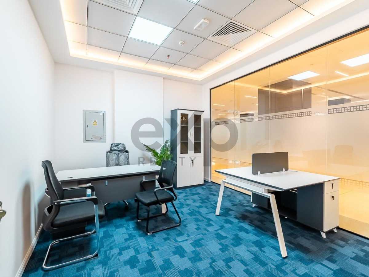 Office for rent in Dubai, Deira, Dubai, 5000 ft²