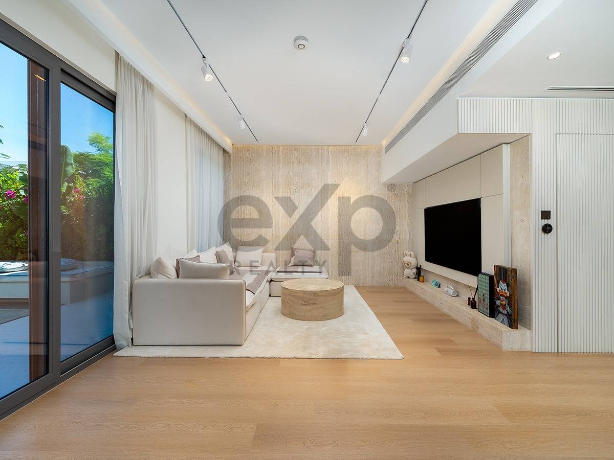 Villa for sale in Dubai, Tilal Al Ghaf, Dubai, 2581 ft²