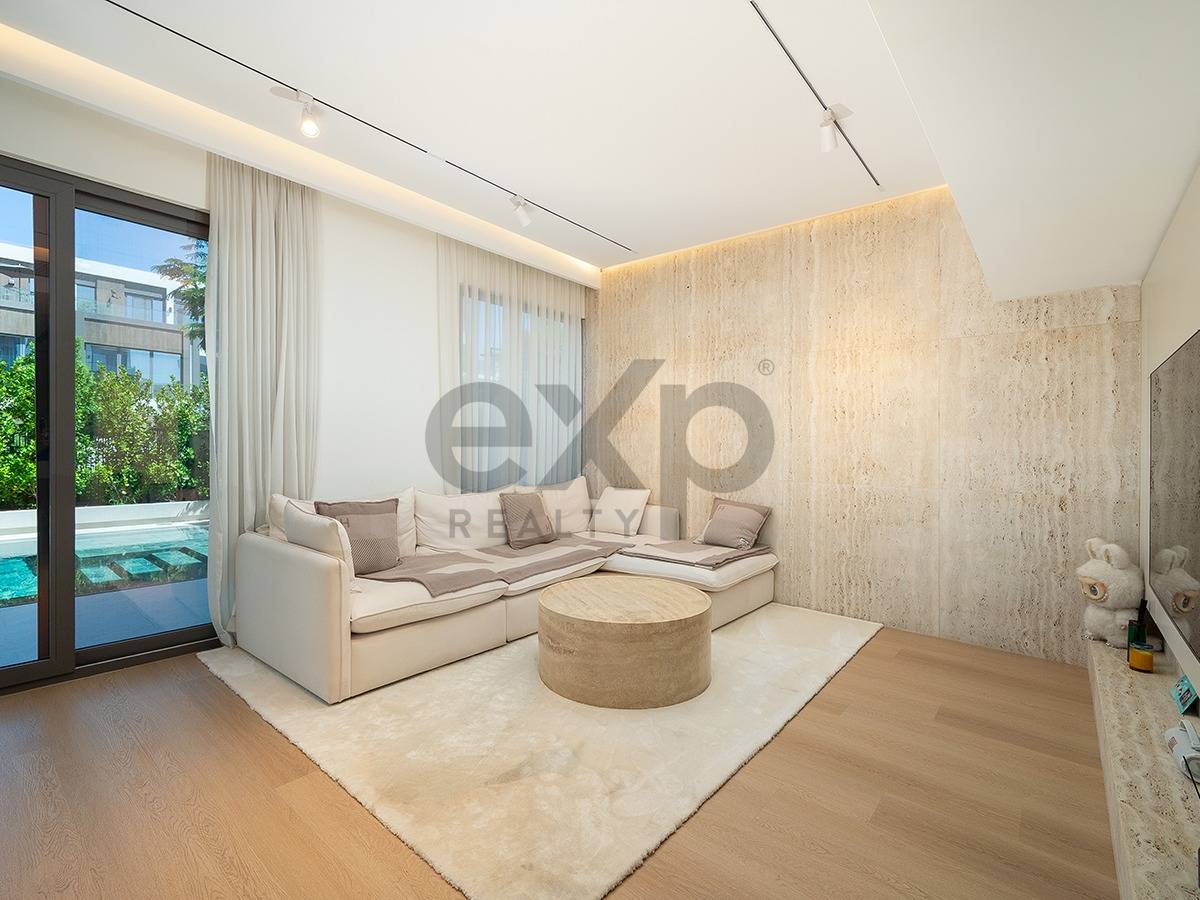 Villa for sale in Dubai, Tilal Al Ghaf, Dubai, 2581 ft²