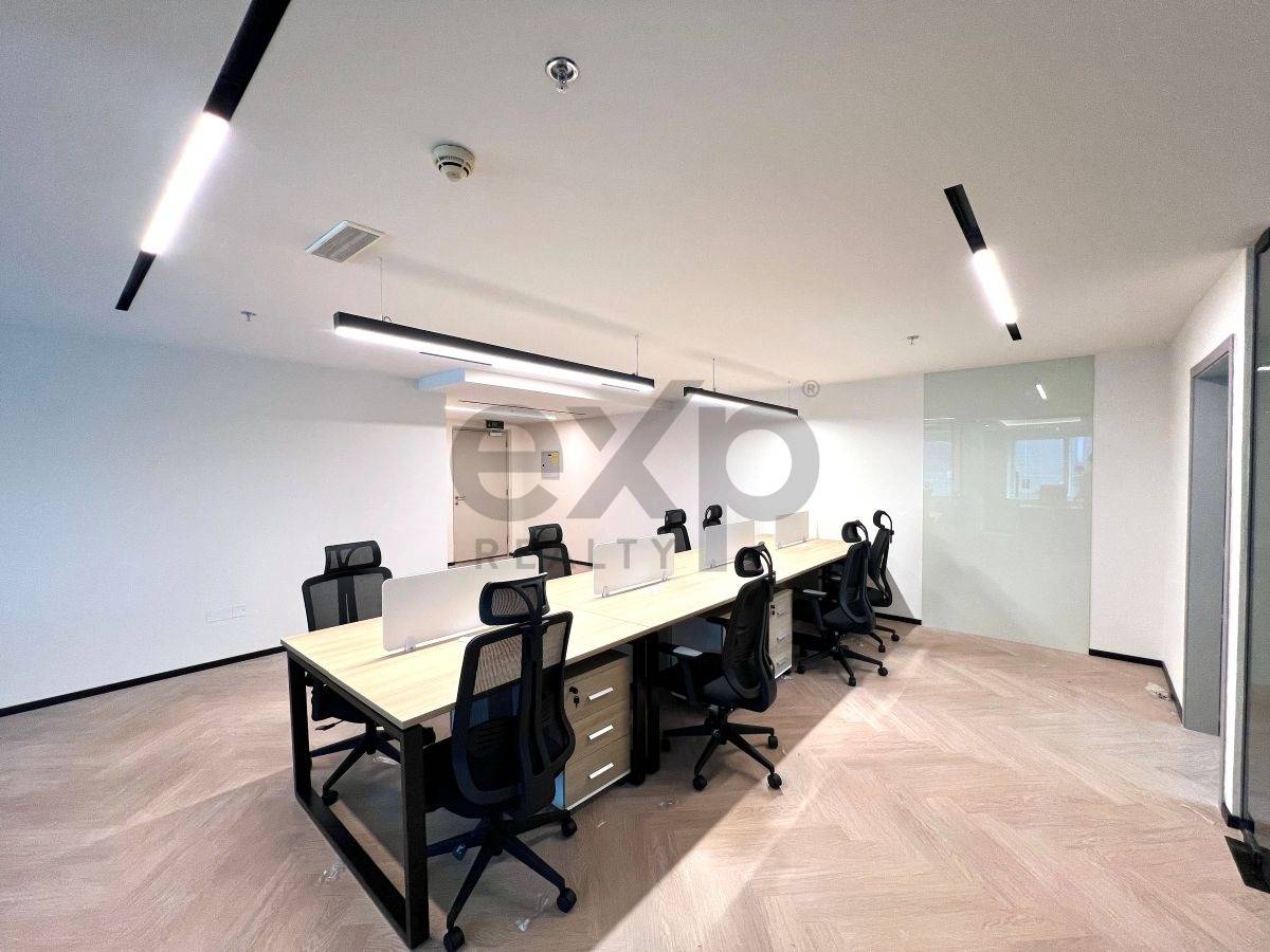 Office for rent in Dubai, Jumeirah Lake Towers (JLT), Dubai, 1170 ft²