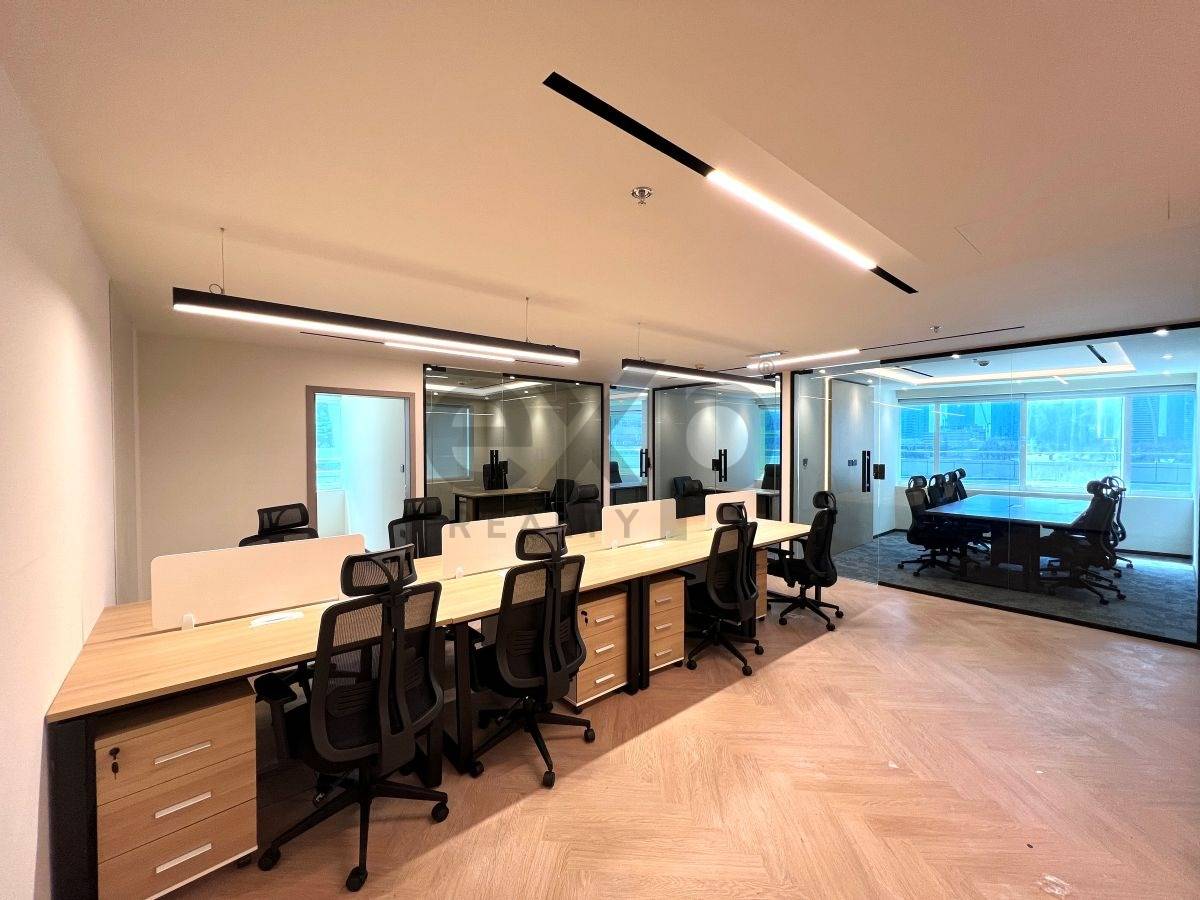 Office for rent in Dubai, Jumeirah Lake Towers (JLT), Dubai, 1170 ft²