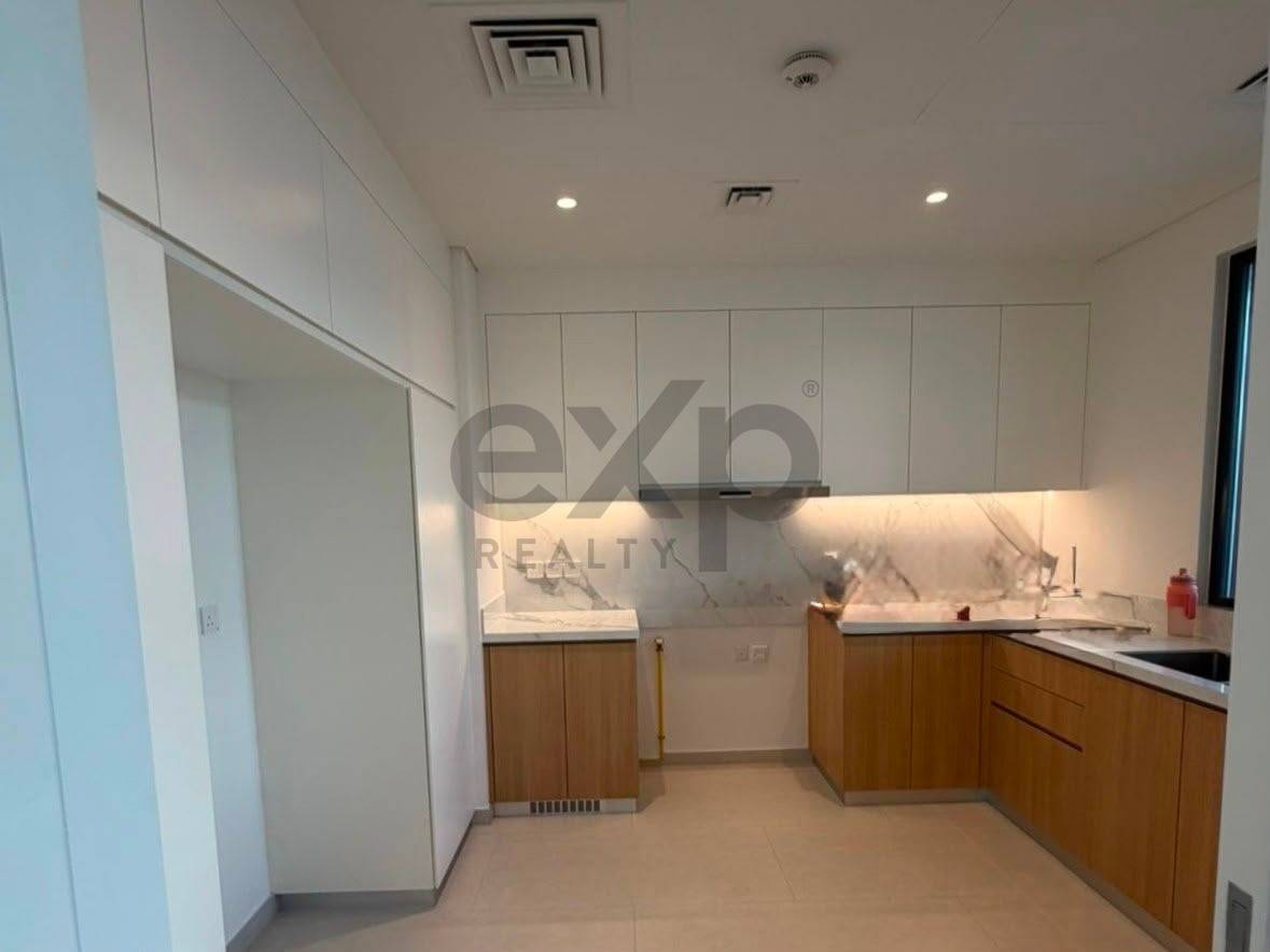 Townhouse for rent in Dubai, Jebel Ali, Dubai, 2562 ft²