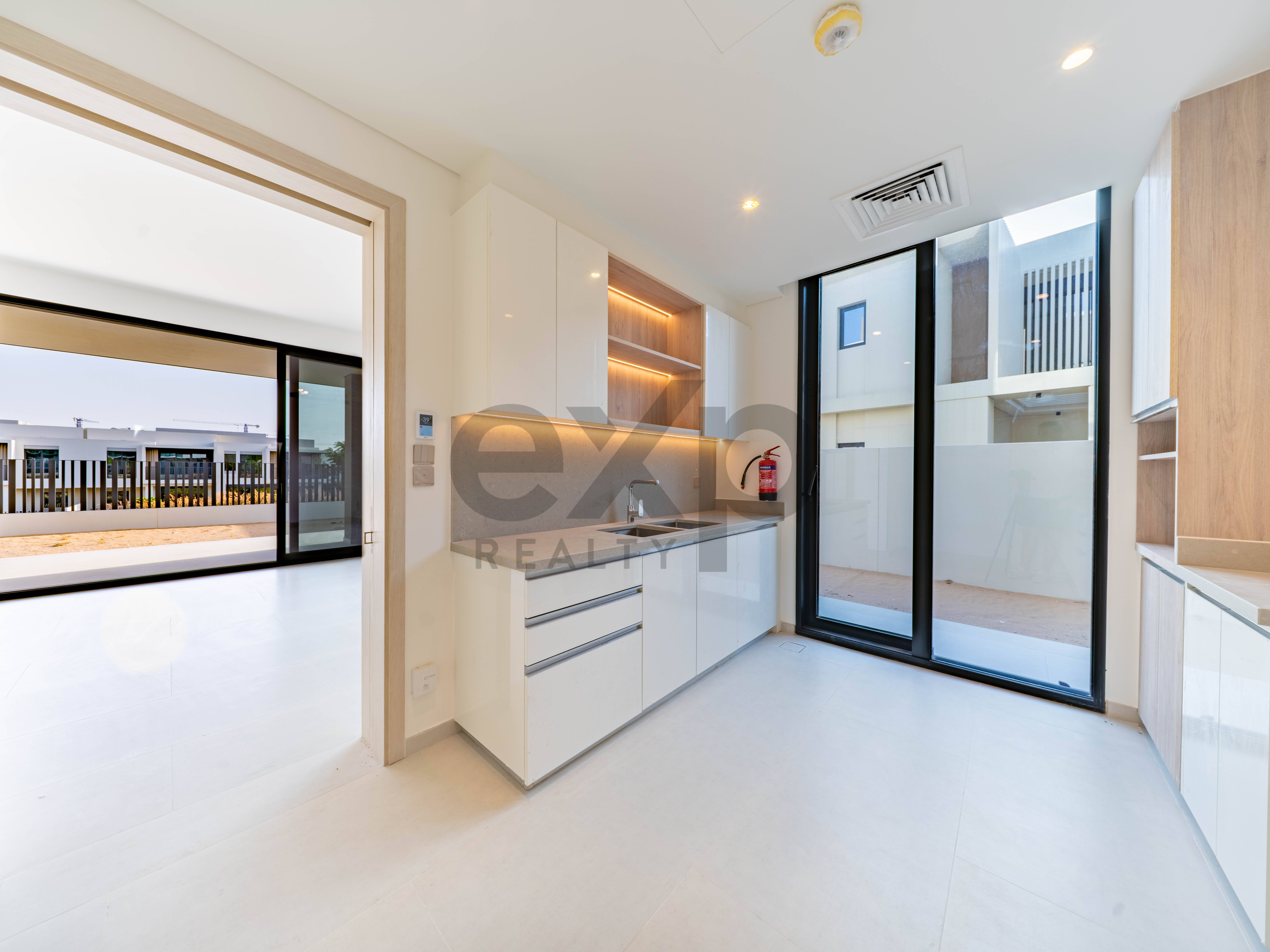 Large Plot | Single Row | Vastu