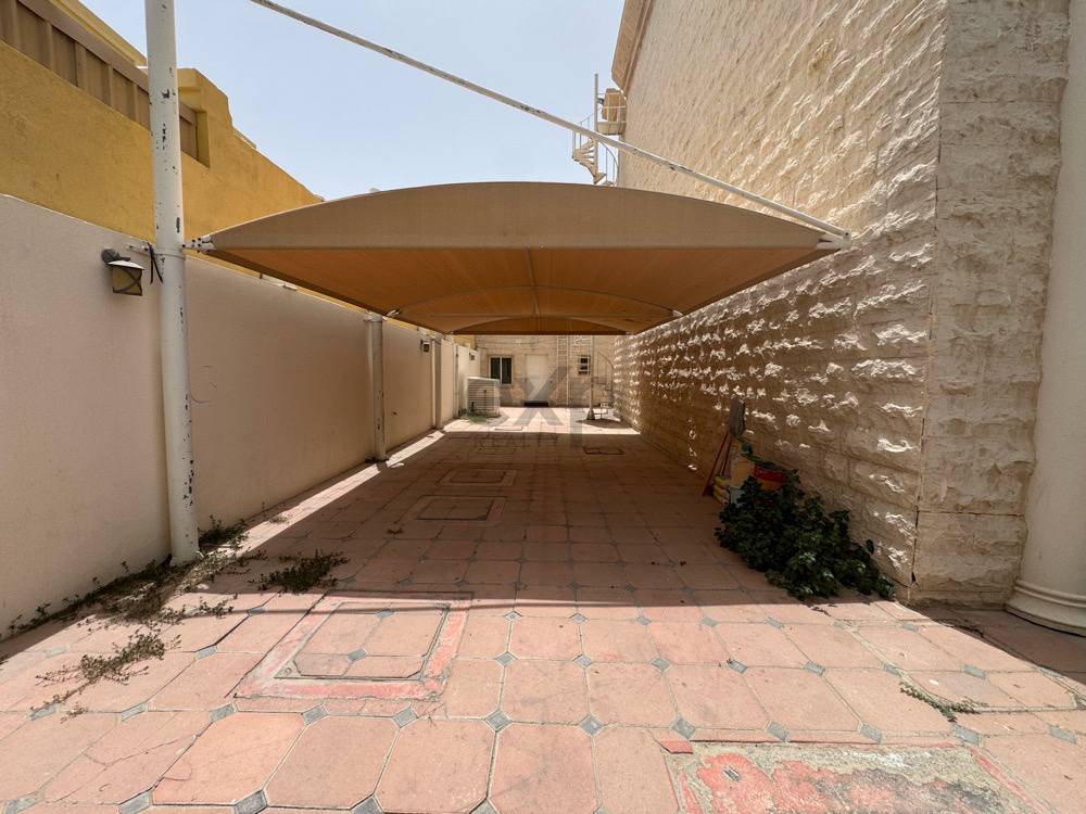 Villa for rent in Dubai, Al Barsha, Dubai, 10576 ft²