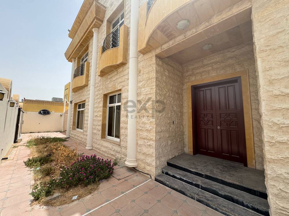Villa for rent in Dubai, Al Barsha, Dubai, 10576 ft²