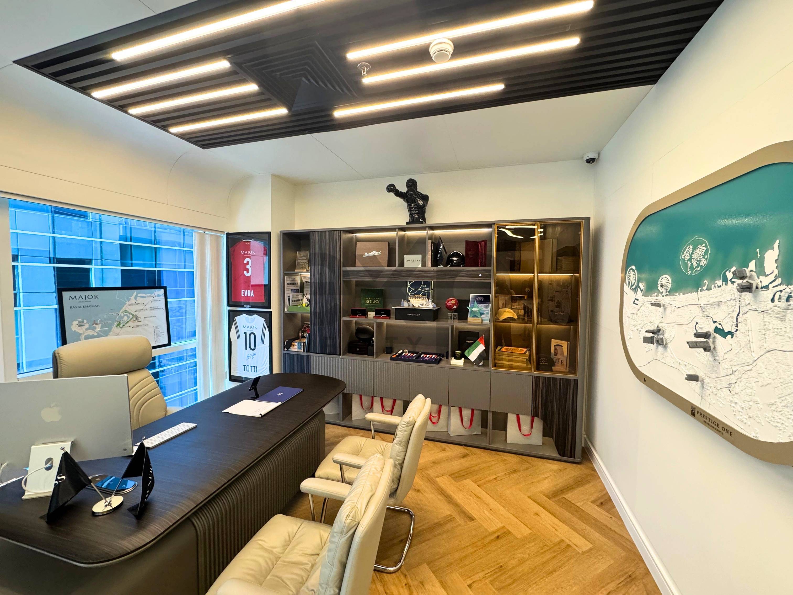 Office for rent in Dubai, Business Bay, Dubai, 1581 ft²