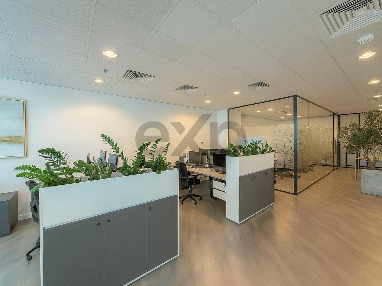 Office for rent in Dubai, Business Bay, Dubai, 1566 ft²