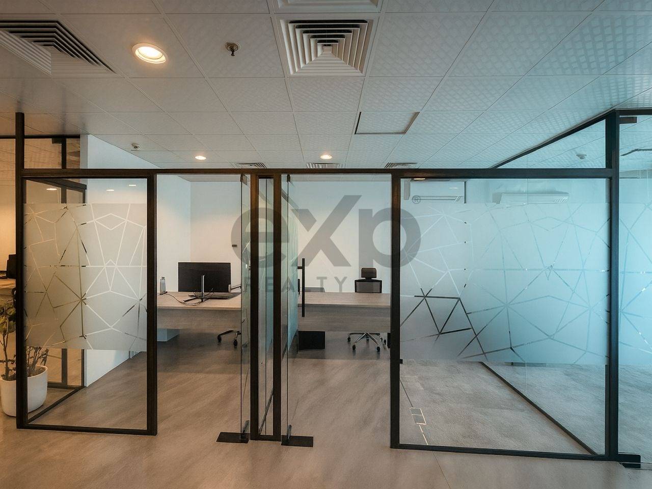 Office for rent in Dubai, Business Bay, Dubai, 1566 ft²