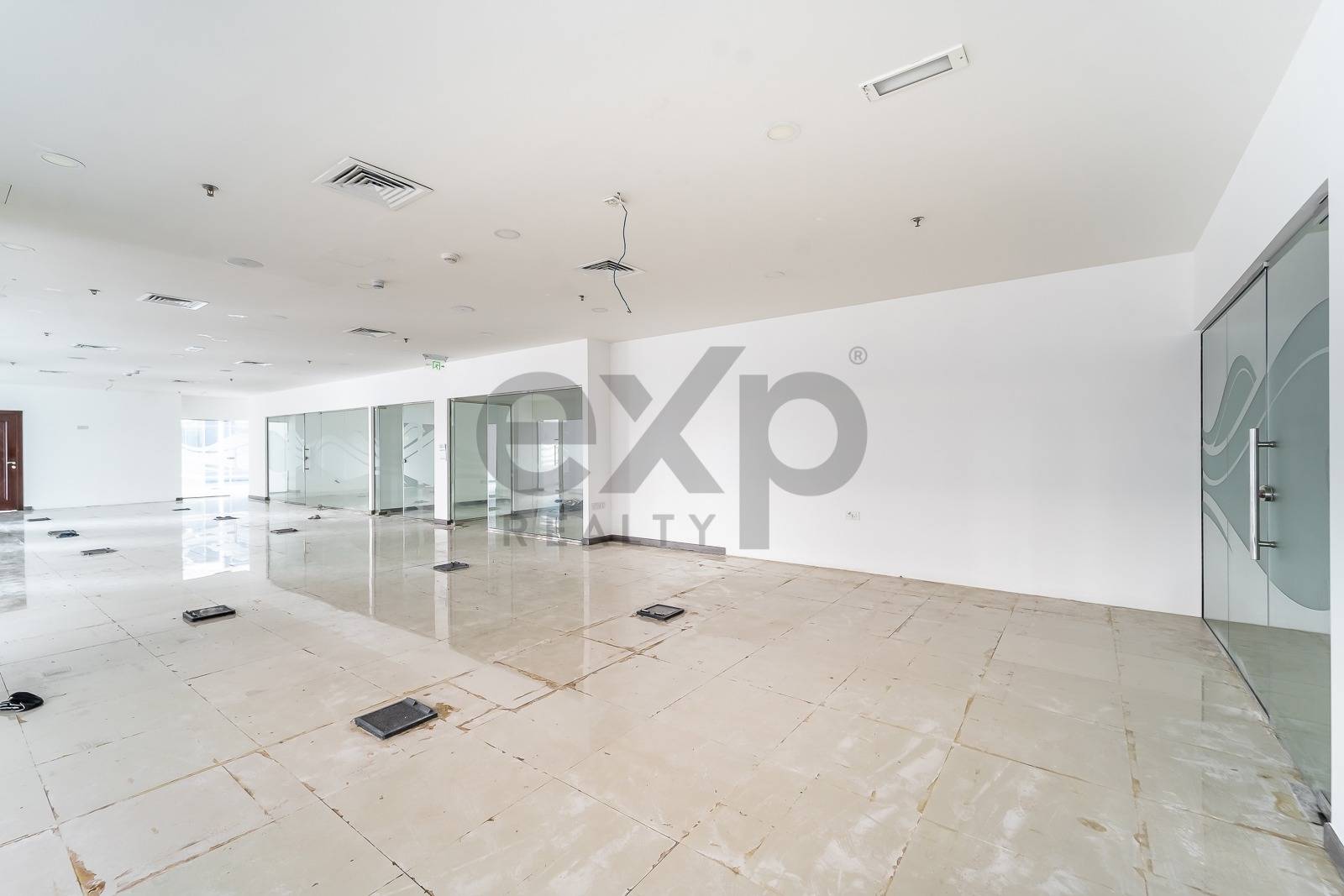 Office for rent in Dubai, Business Bay, Dubai, 3358 ft²