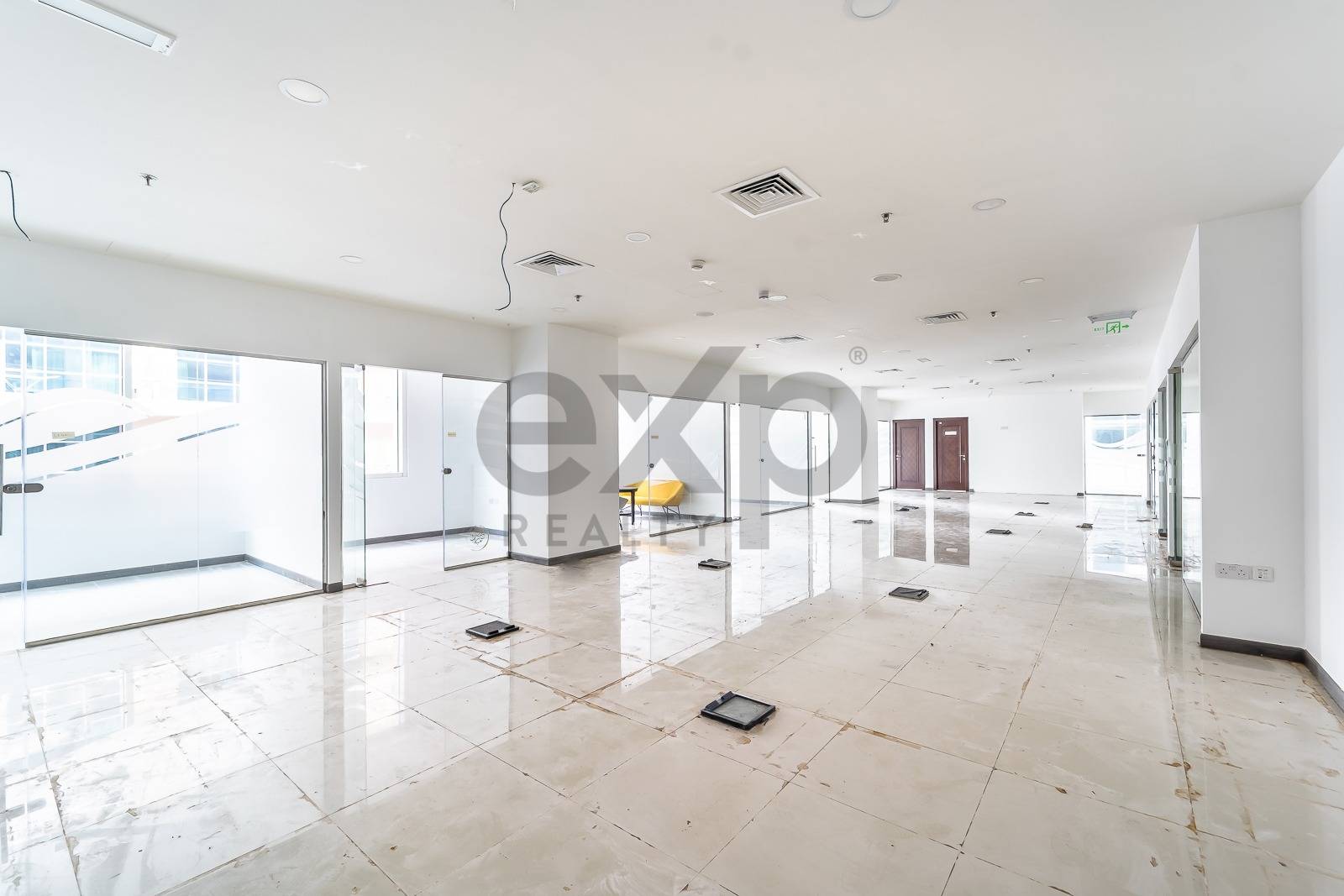 Office for rent in Dubai, Business Bay, Dubai, 3358 ft²