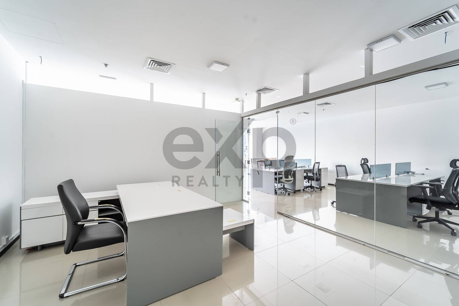 Office for rent in Dubai, Business Bay, Dubai, 1570 ft²