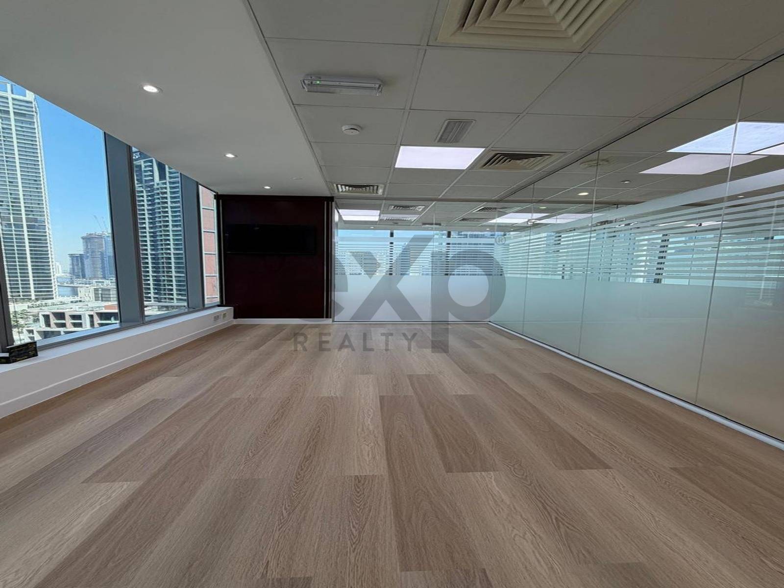 Office for rent in Dubai, Business Bay, Dubai, 1719 ft²