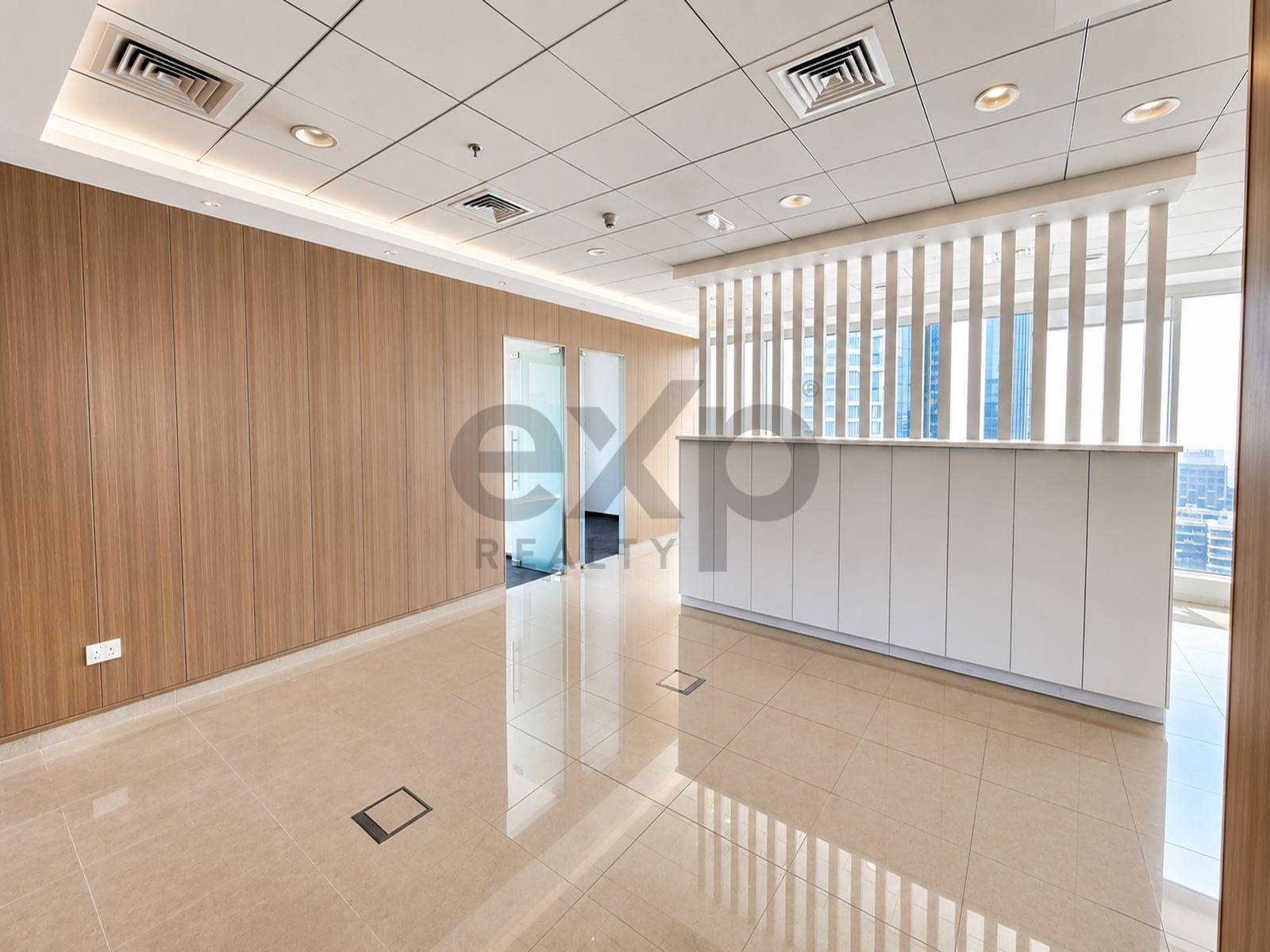 Office for rent in Dubai, Business Bay, Dubai, 1680 ft²