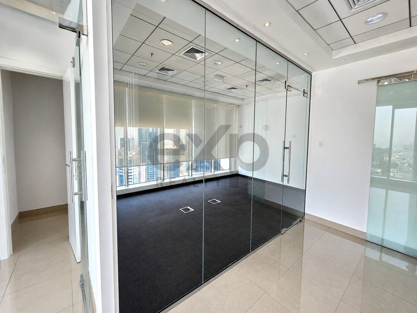 Office for rent in Dubai, Business Bay, Dubai, 1680 ft²