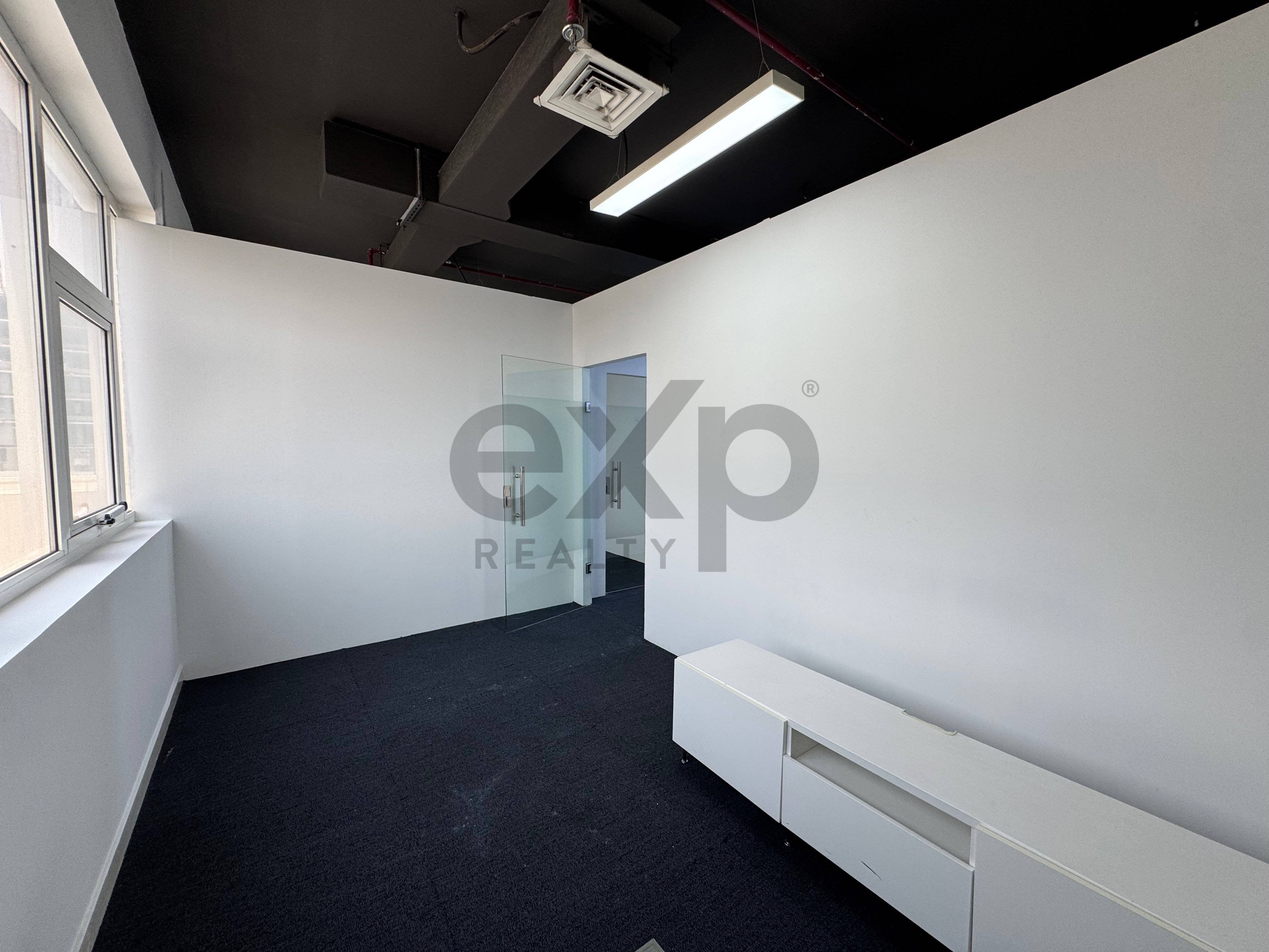Office for rent in Dubai, Dubai Investment Park (DIP), Dubai, 784 ft²