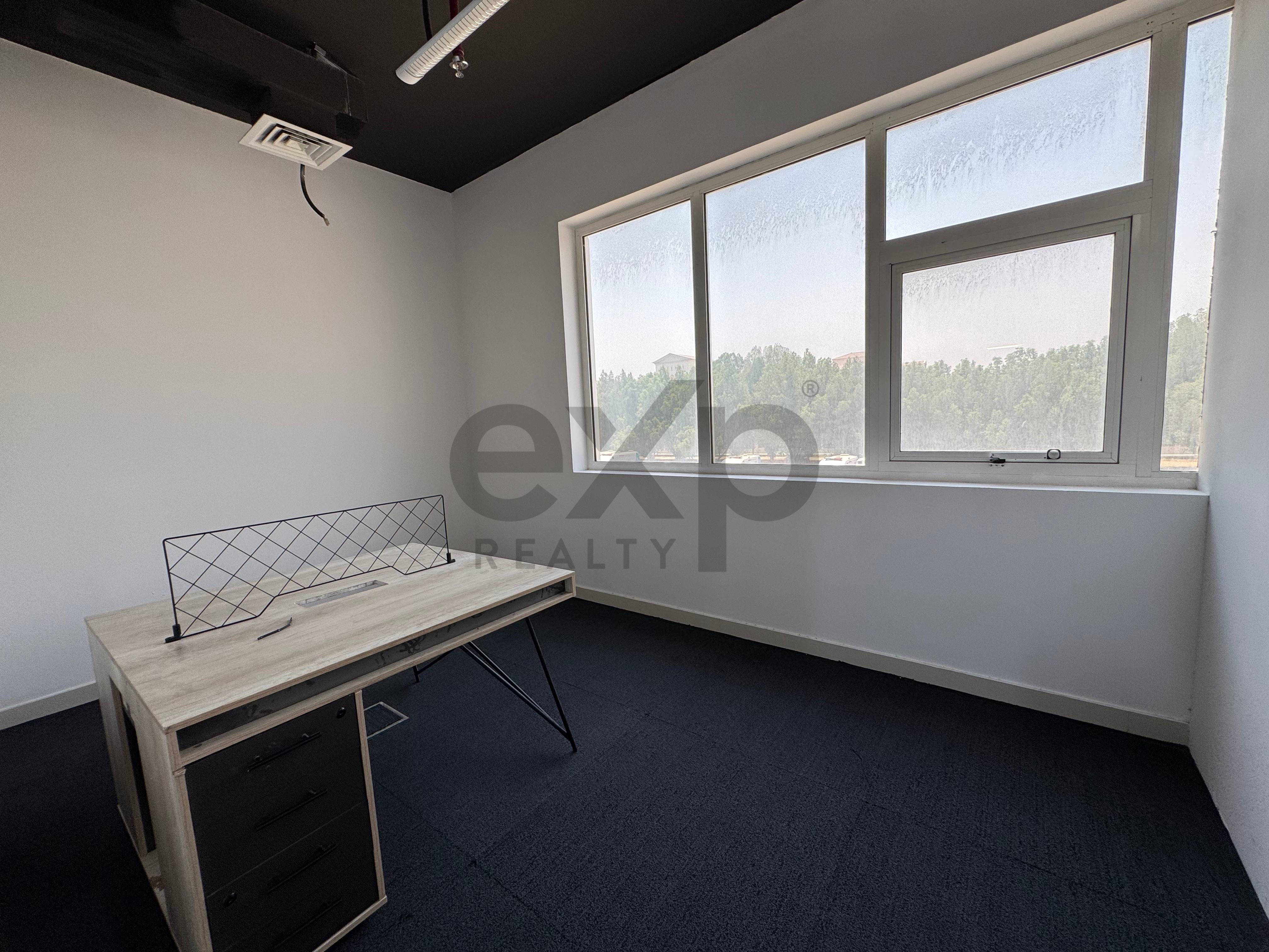Office for rent in Dubai, Dubai Investment Park (DIP), Dubai, 1232 ft²