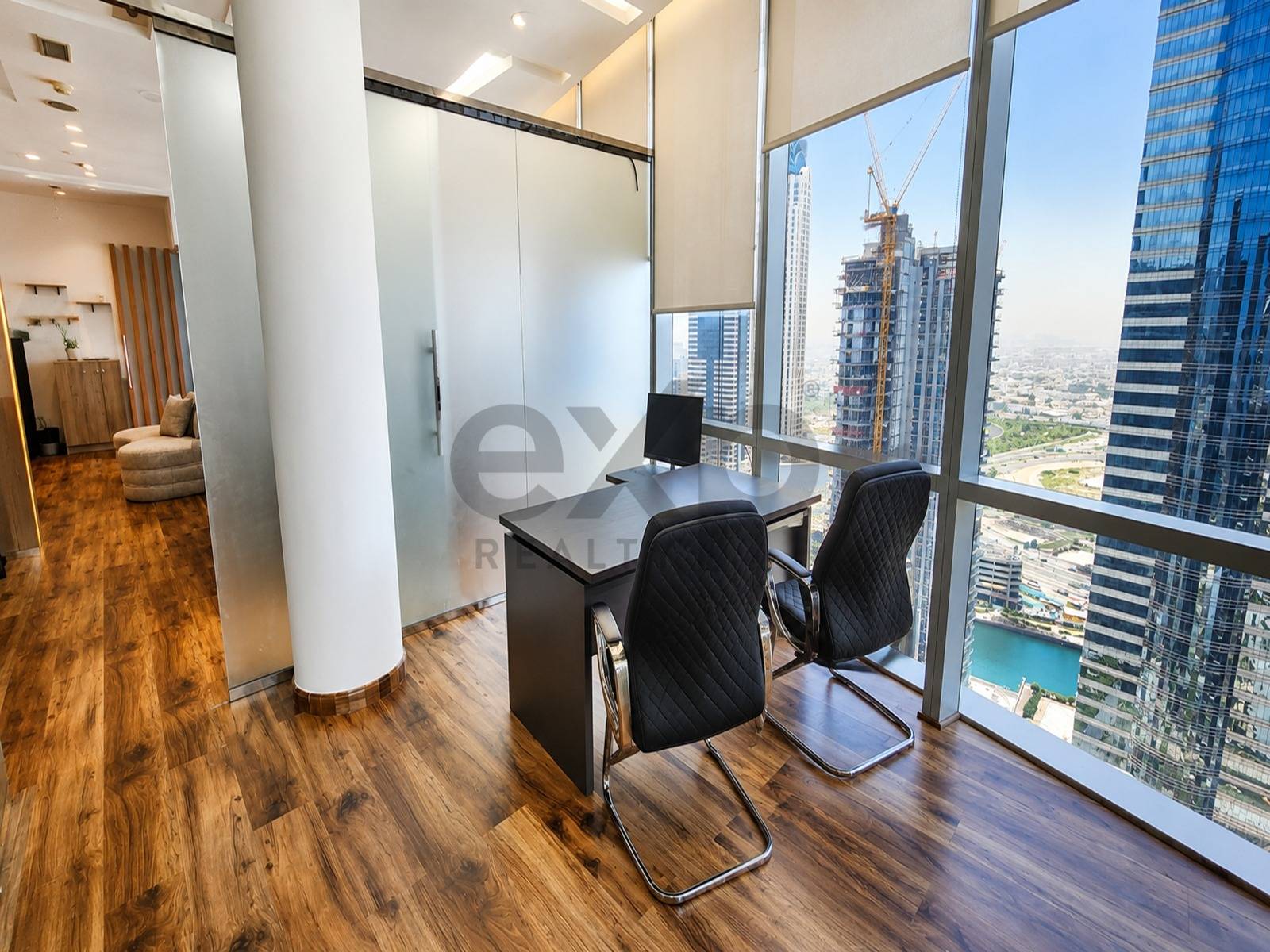 Office for rent in Dubai, Business Bay, Dubai, 1051 ft²