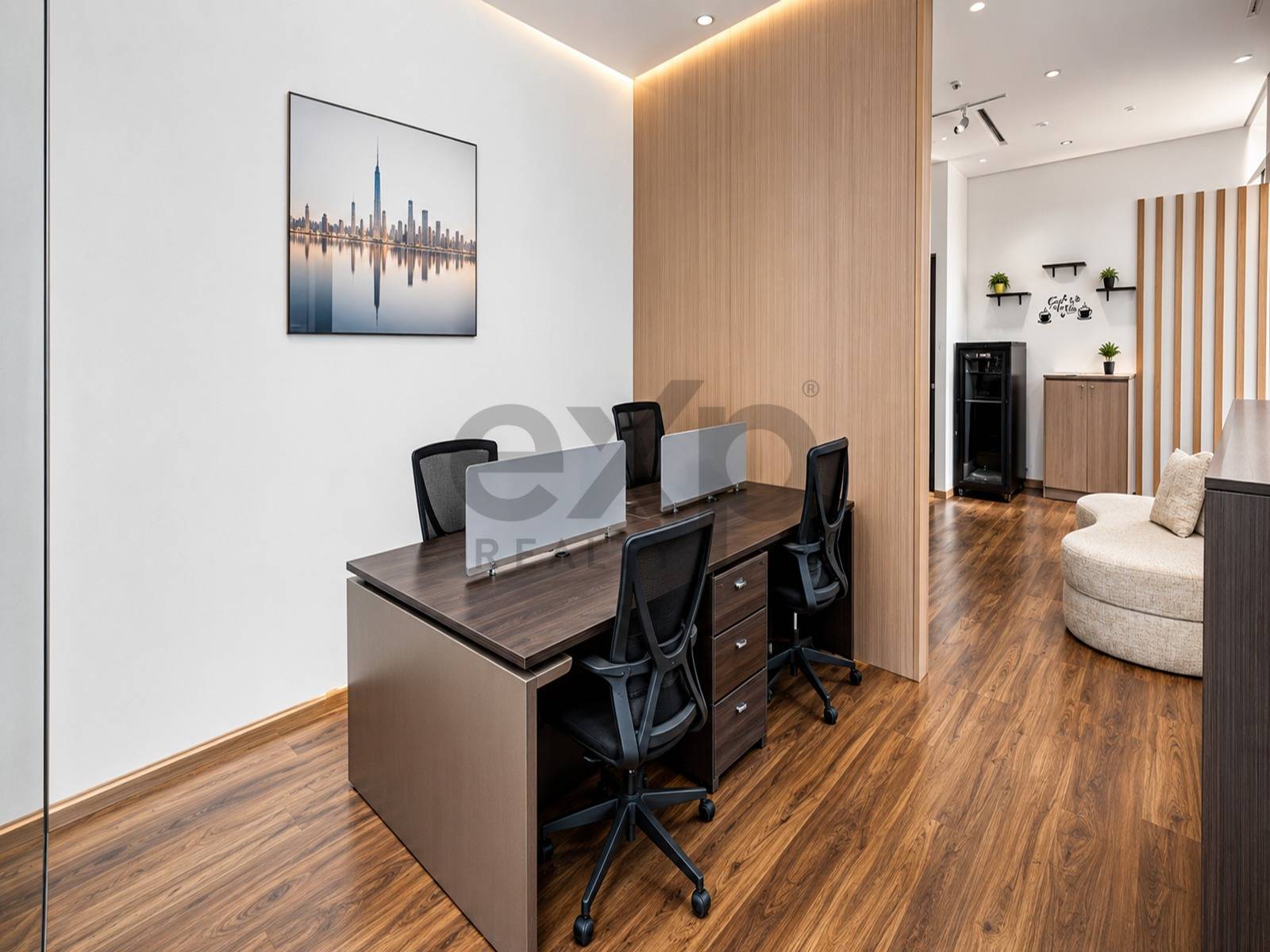 Office for rent in Dubai, Business Bay, Dubai, 1051 ft²