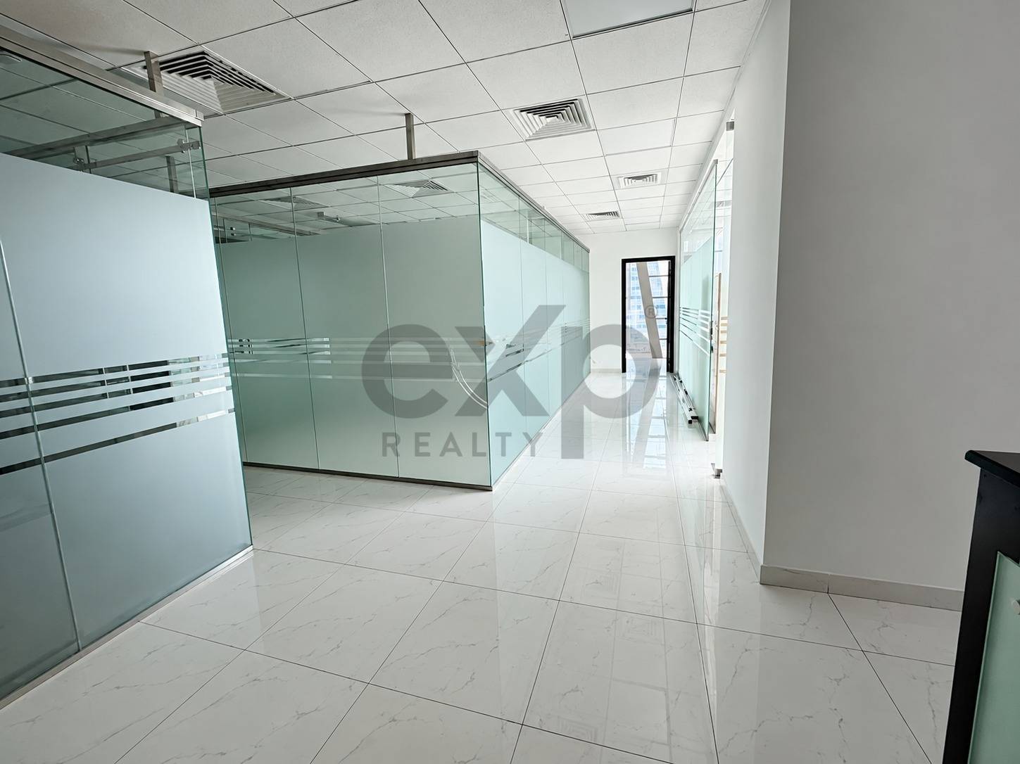 Office for rent in Dubai, Business Bay, Dubai, 1900 ft²