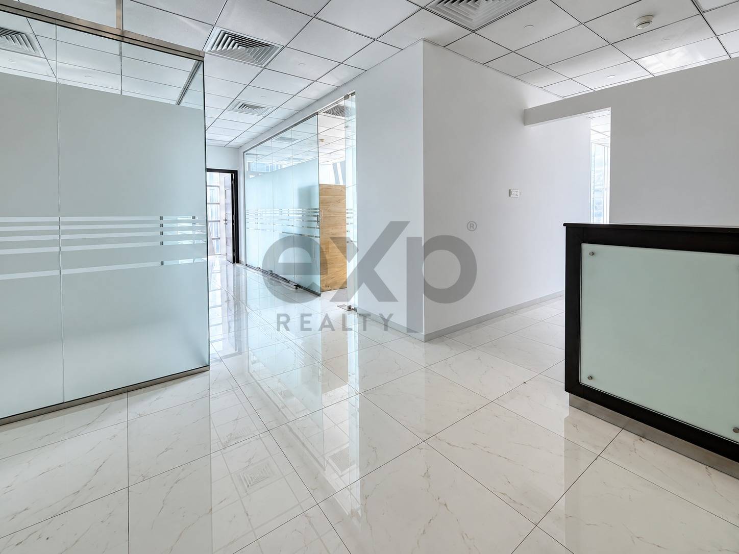 Office for rent in Dubai, Business Bay, Dubai, 1900 ft²
