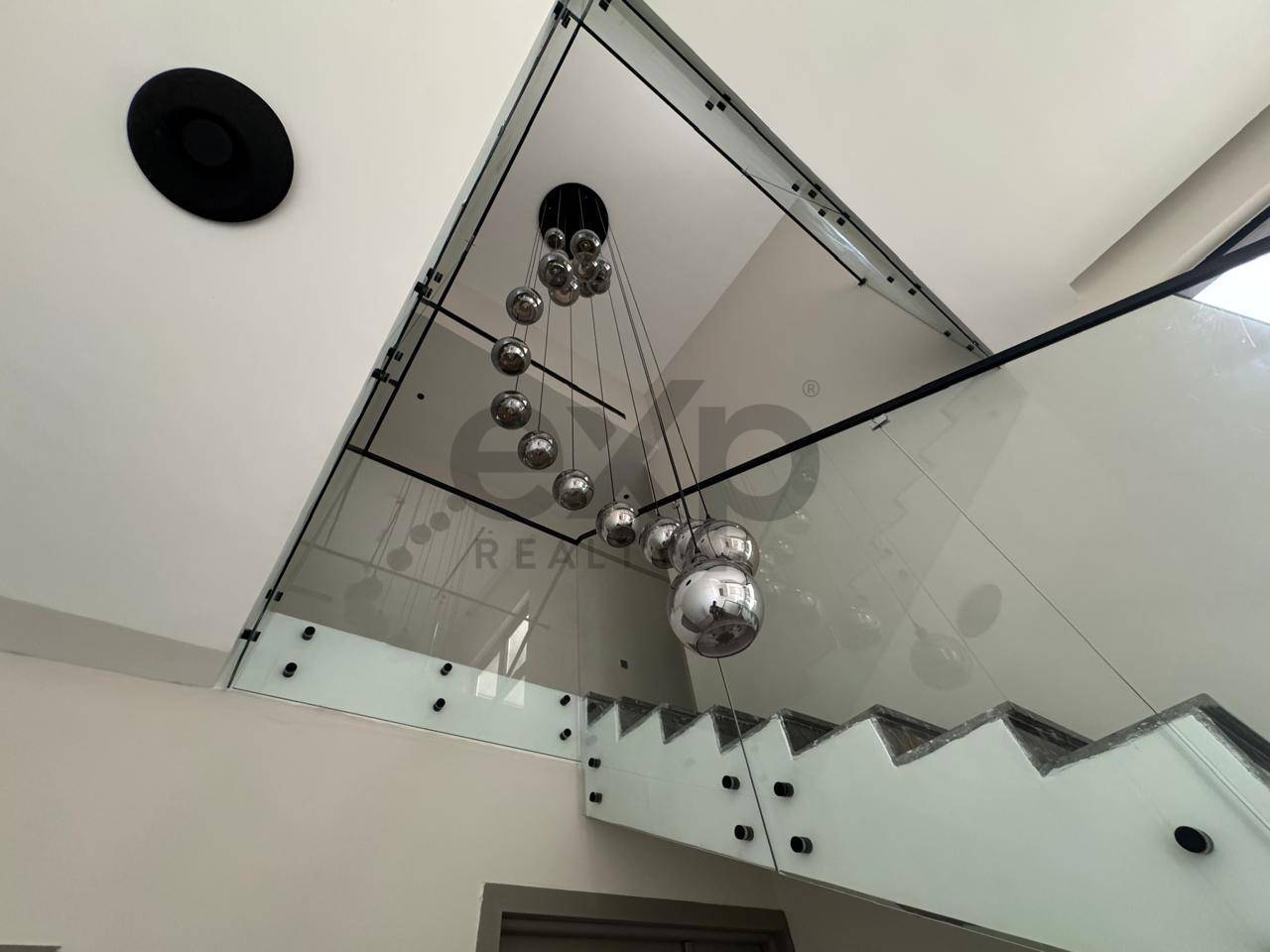 Luxurious Villa with Premium Finishes Featuring 5