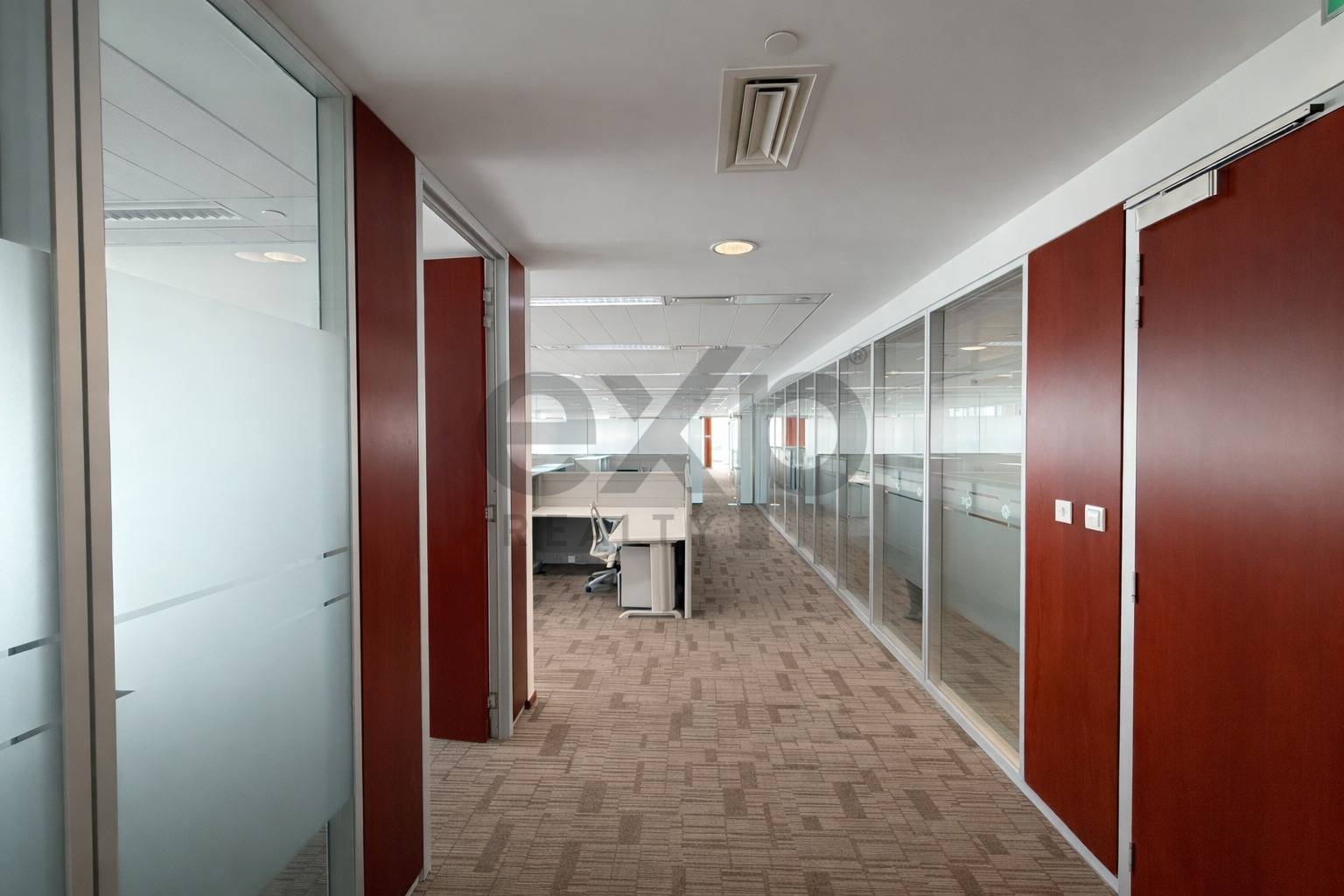 Office for rent in Dubai, Sheikh Zayed Road, Dubai, 6000 ft²