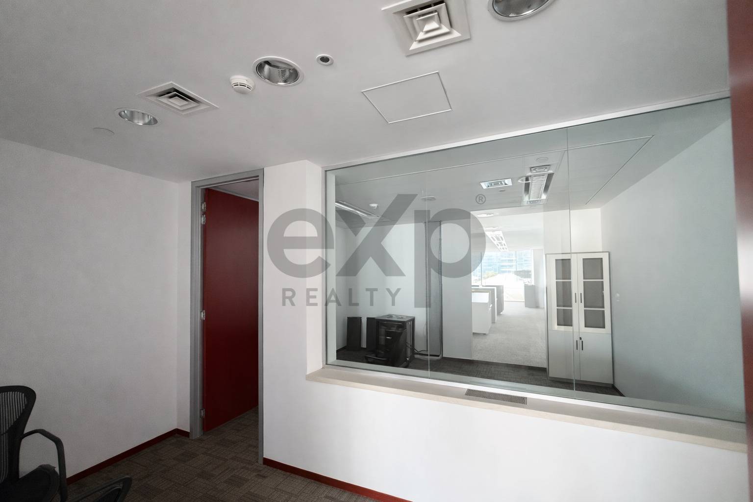 Office for rent in Dubai, Sheikh Zayed Road, Dubai, 6000 ft²