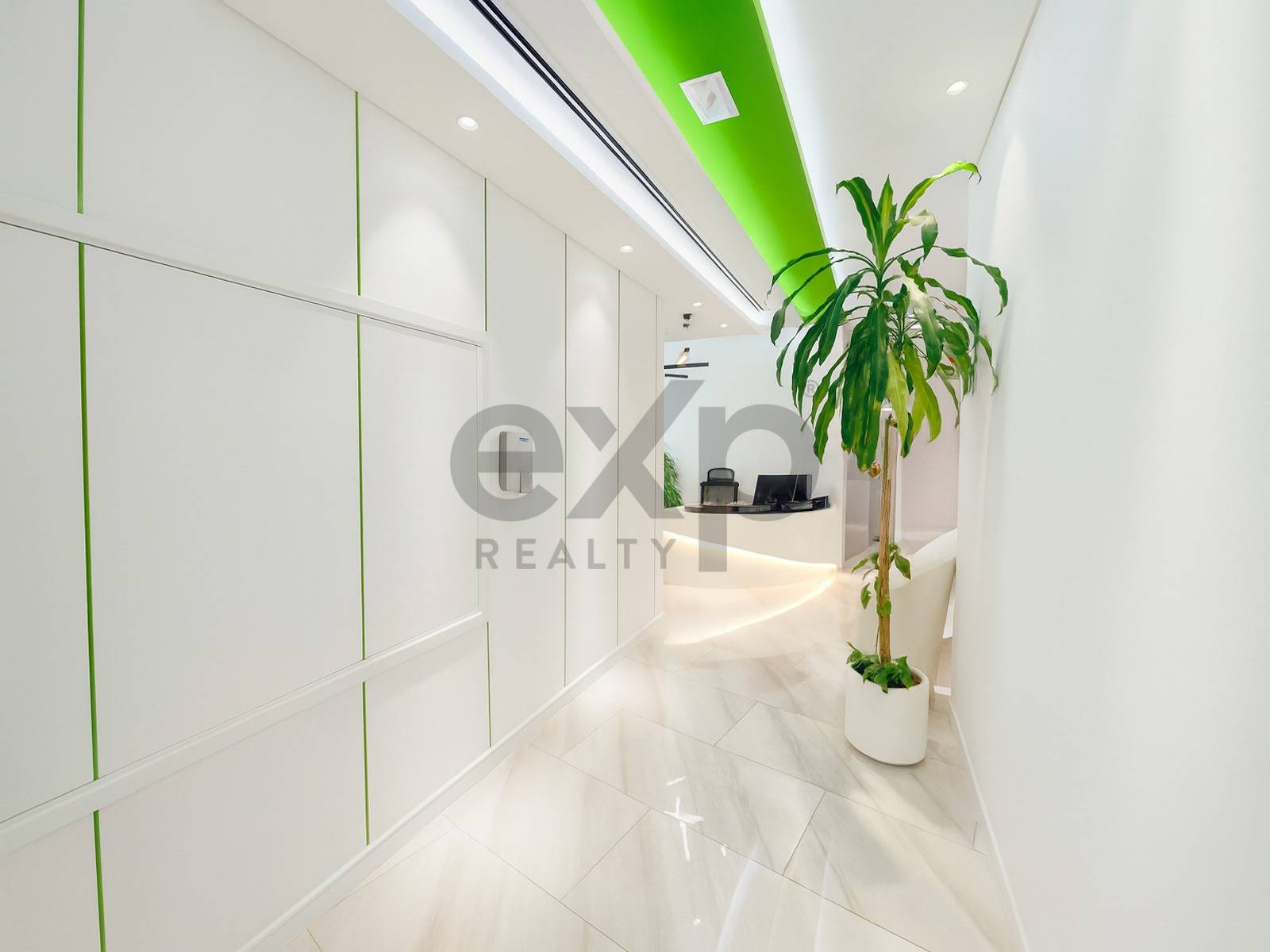 Office for rent in Dubai, Business Bay, Dubai, 3675 ft²