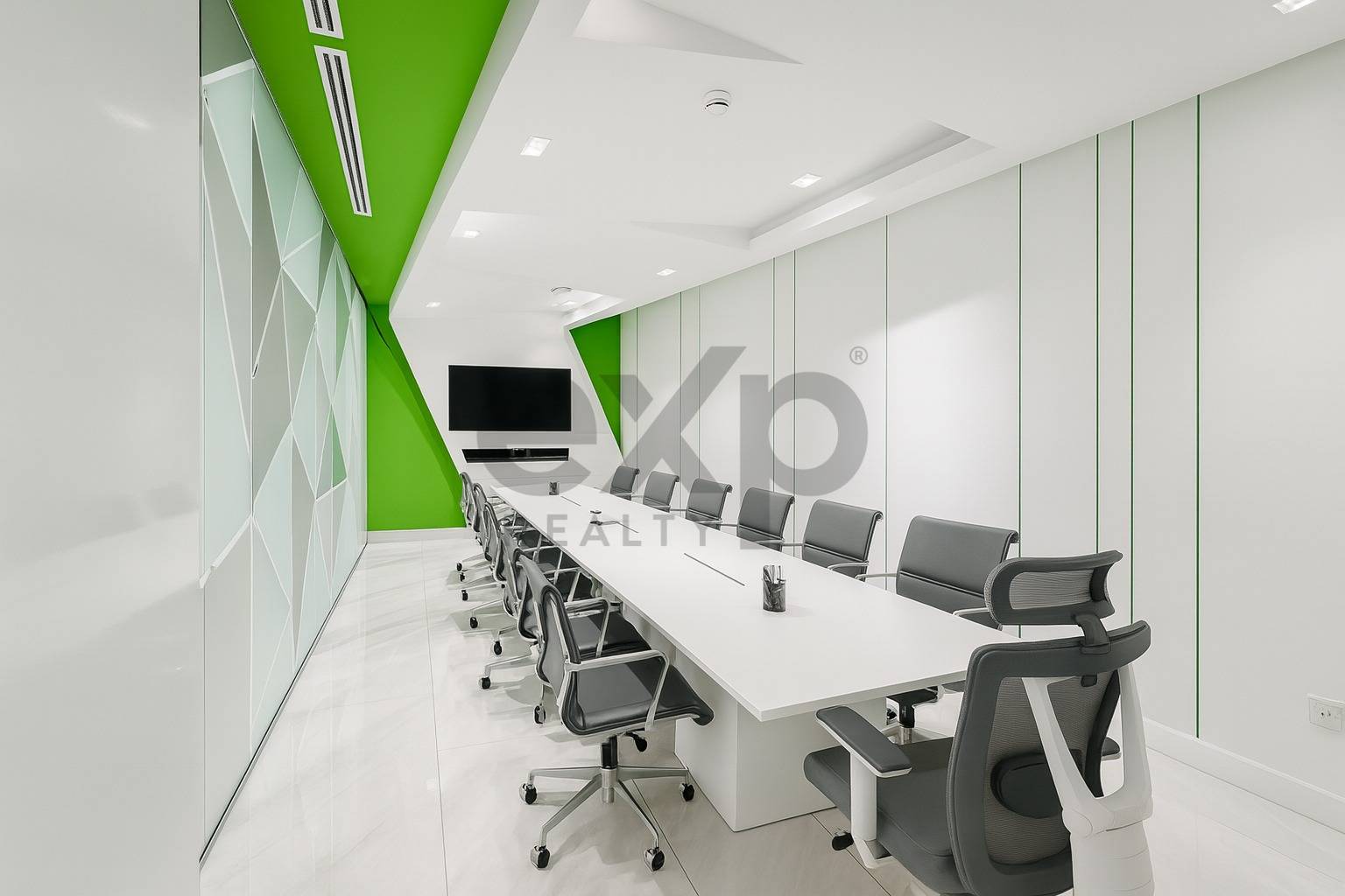 Office for rent in Dubai, Business Bay, Dubai, 3675 ft²
