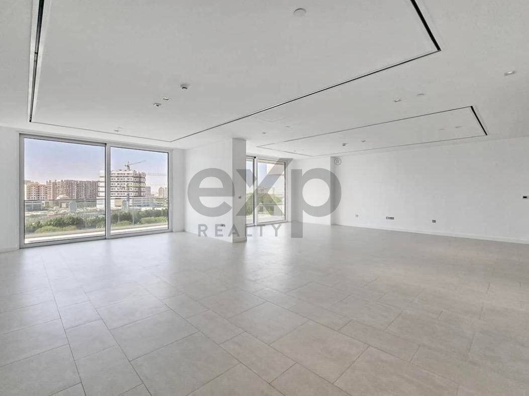 Luxury | Green views | Large Layout
