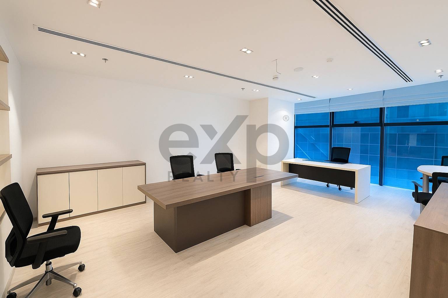Office for rent in Dubai, Business Bay, Dubai, 2669 ft²