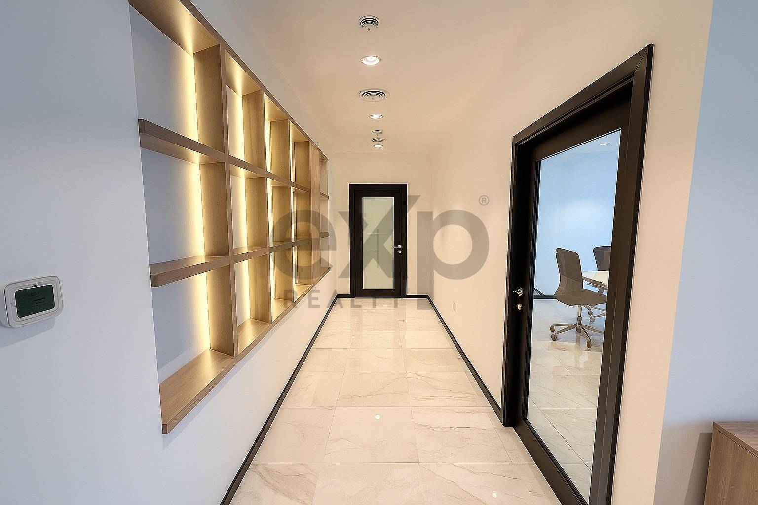 Office for rent in Dubai, Business Bay, Dubai, 2669 ft²