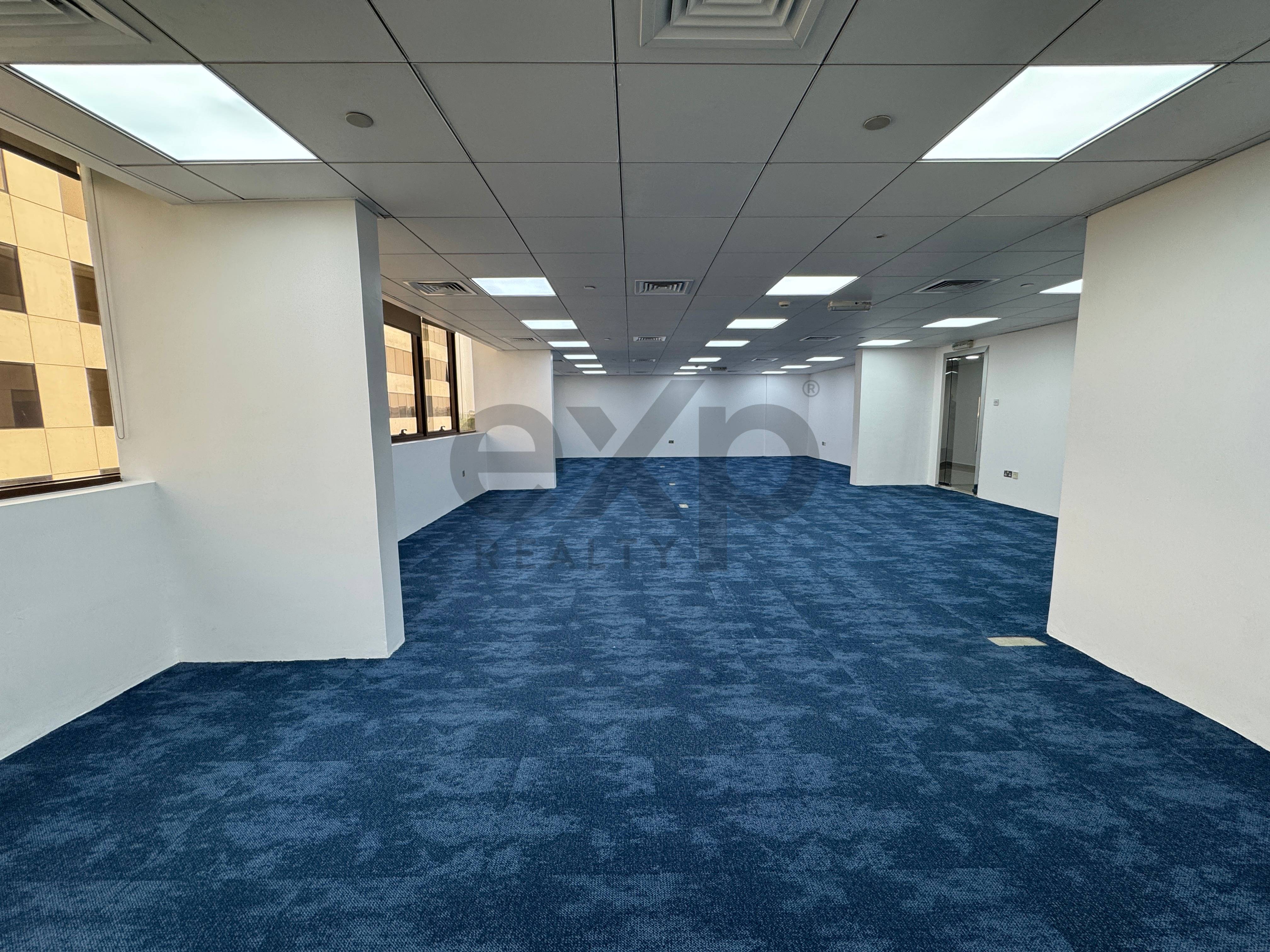 Office for rent in Dubai, Dubai Investment Park (DIP), Dubai, 1123 ft²