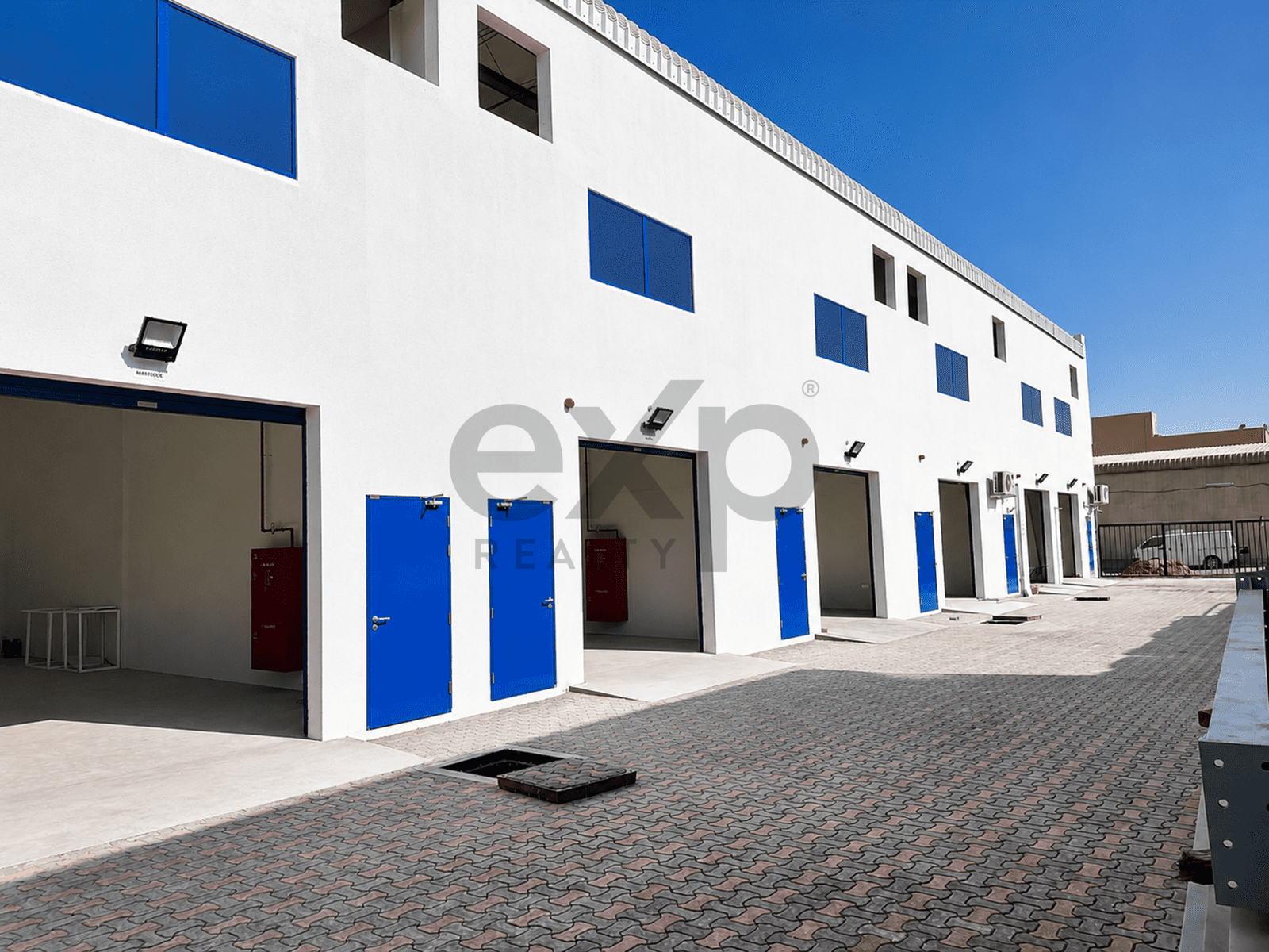 Warehouse for rent in Dubai, Al Qusais, Dubai, 14700 ft²