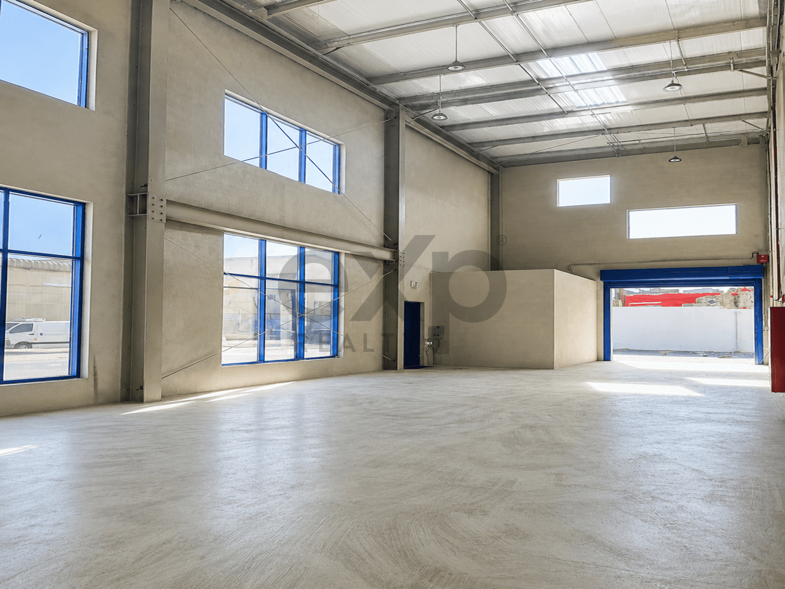 Warehouse for rent in Dubai, Al Qusais, Dubai, 14700 ft²