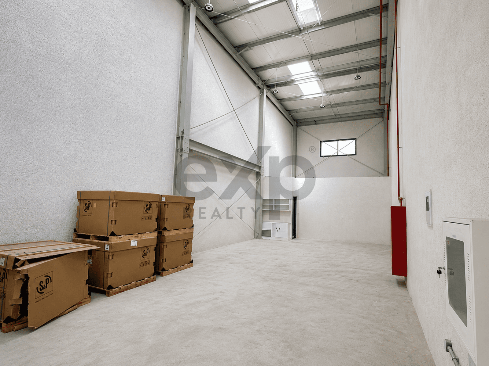 Warehouse for rent in Dubai, Al Qusais, Dubai, 6300 ft²