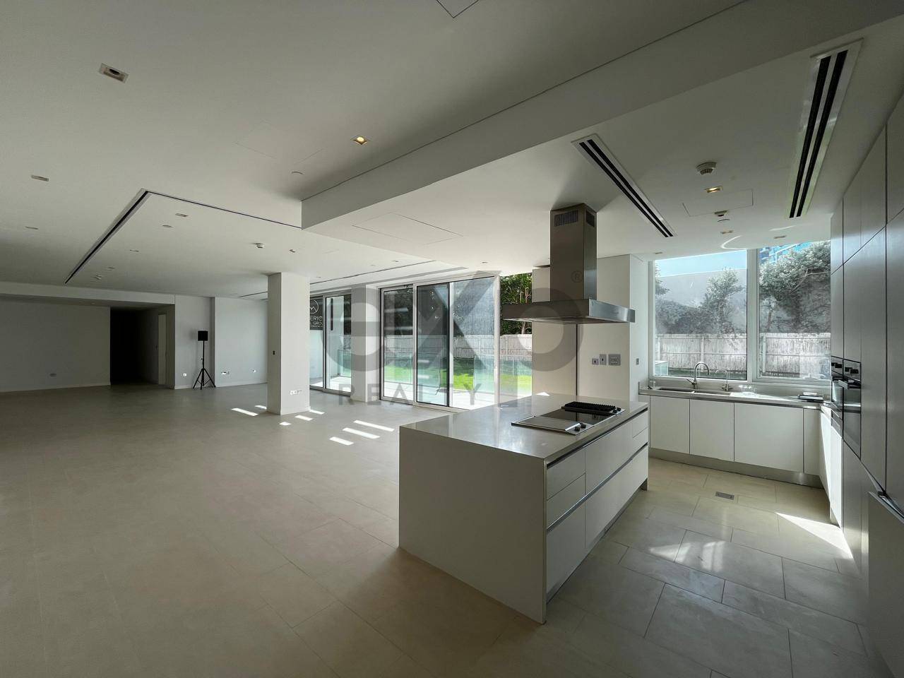 For sale & rent | Rare Ground Floor Unit | Massive Private Garden
