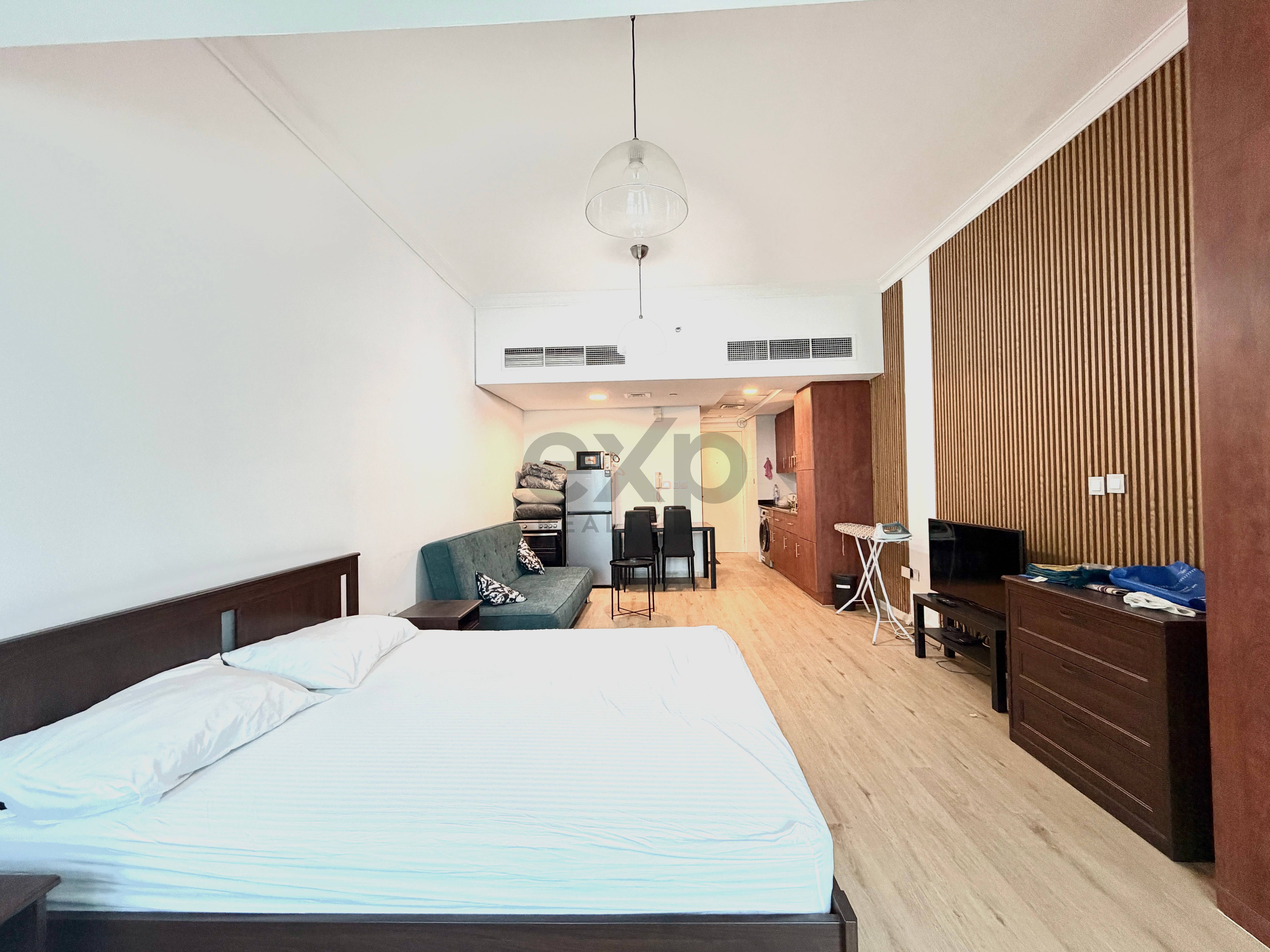 Lake Terrace | Studio | Unfurnished