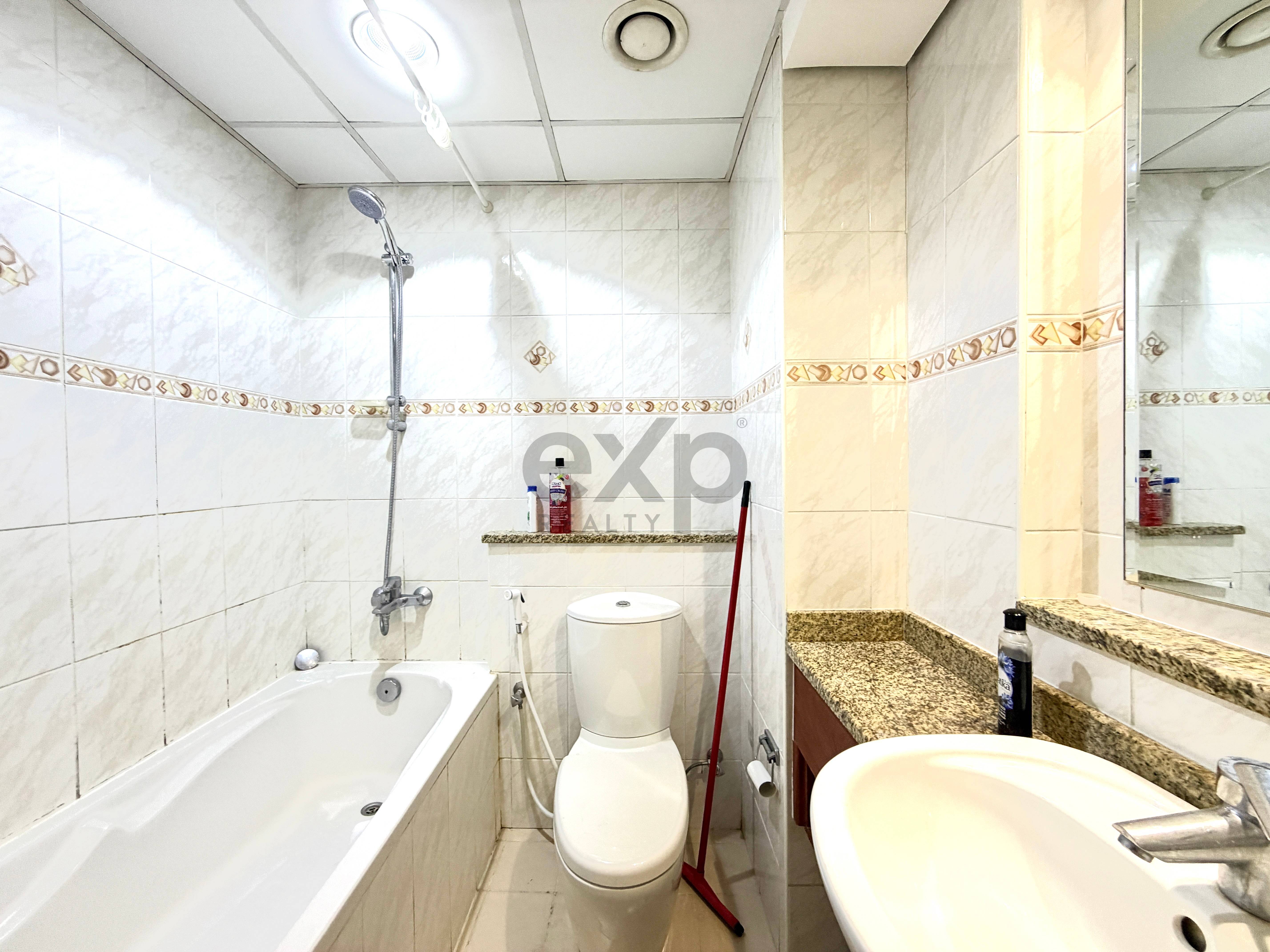 Lake Terrace | Studio | Unfurnished