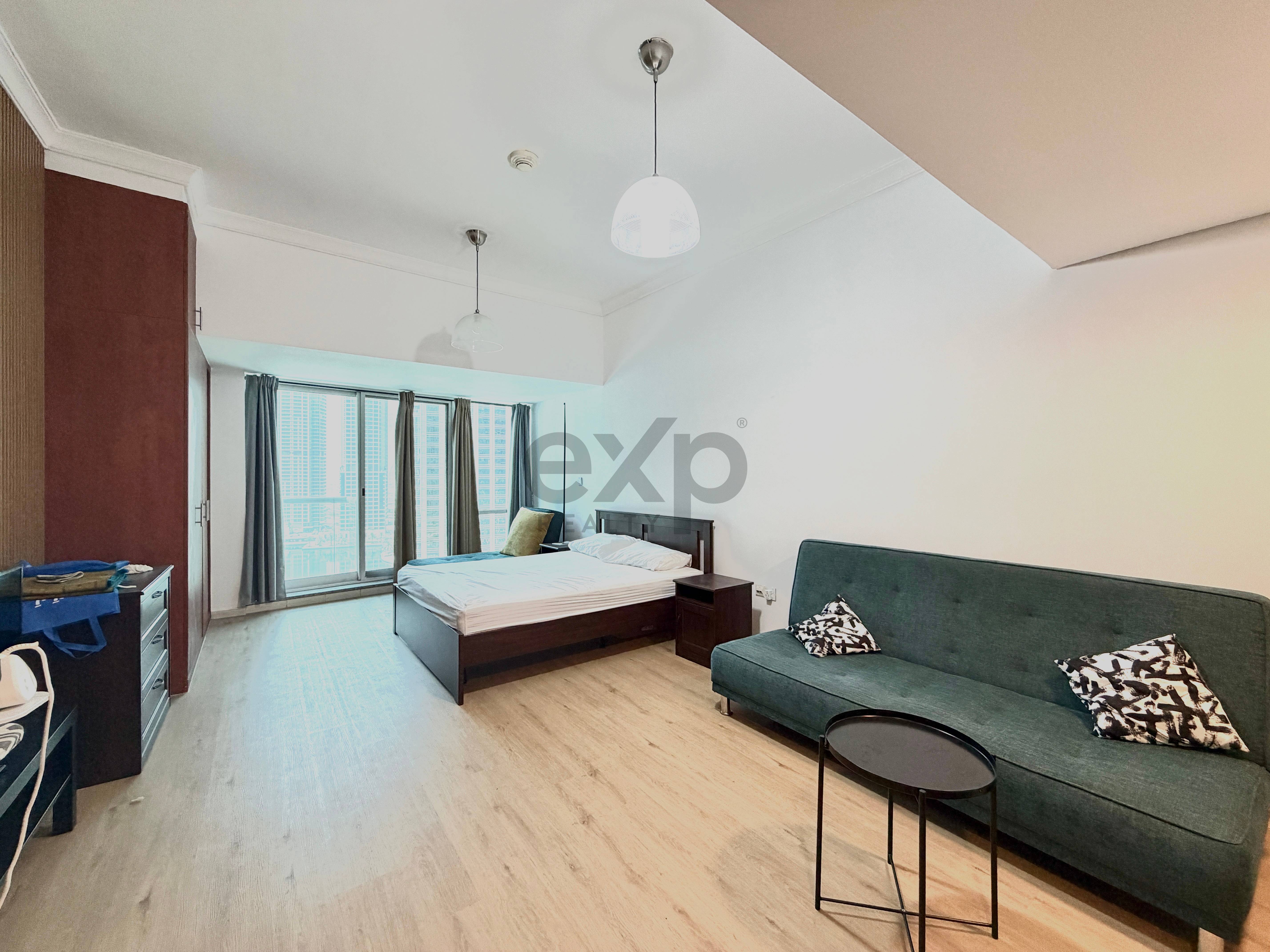 Lake Terrace | Studio | Unfurnished